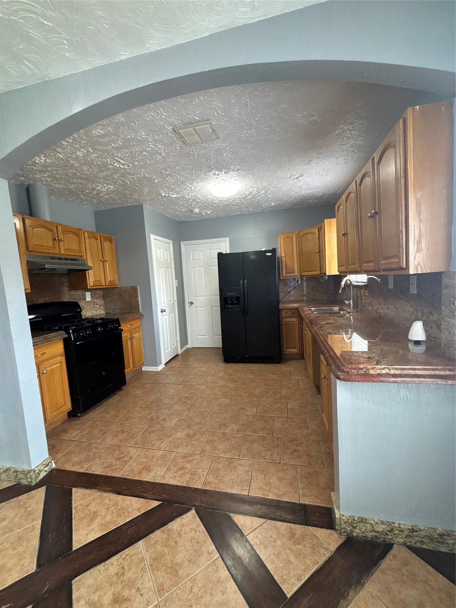 Single Family Residence For Rent in Dallas County , 2218 Rockefeller Boulevard, Dallas, Texas 75203, 3 Bedroom, 1 Bathroom, Garage spaces, 1,028 Sqft, built in 1942, mls#21304331, Real Estate Agent in Dallas, Homes For Rent in Dallas county, Homes For Rent in Dallas, Realtor in Dallas Texas, Real Estate Brokerage Independent Realty Texas, Luminita Cordes Realtor