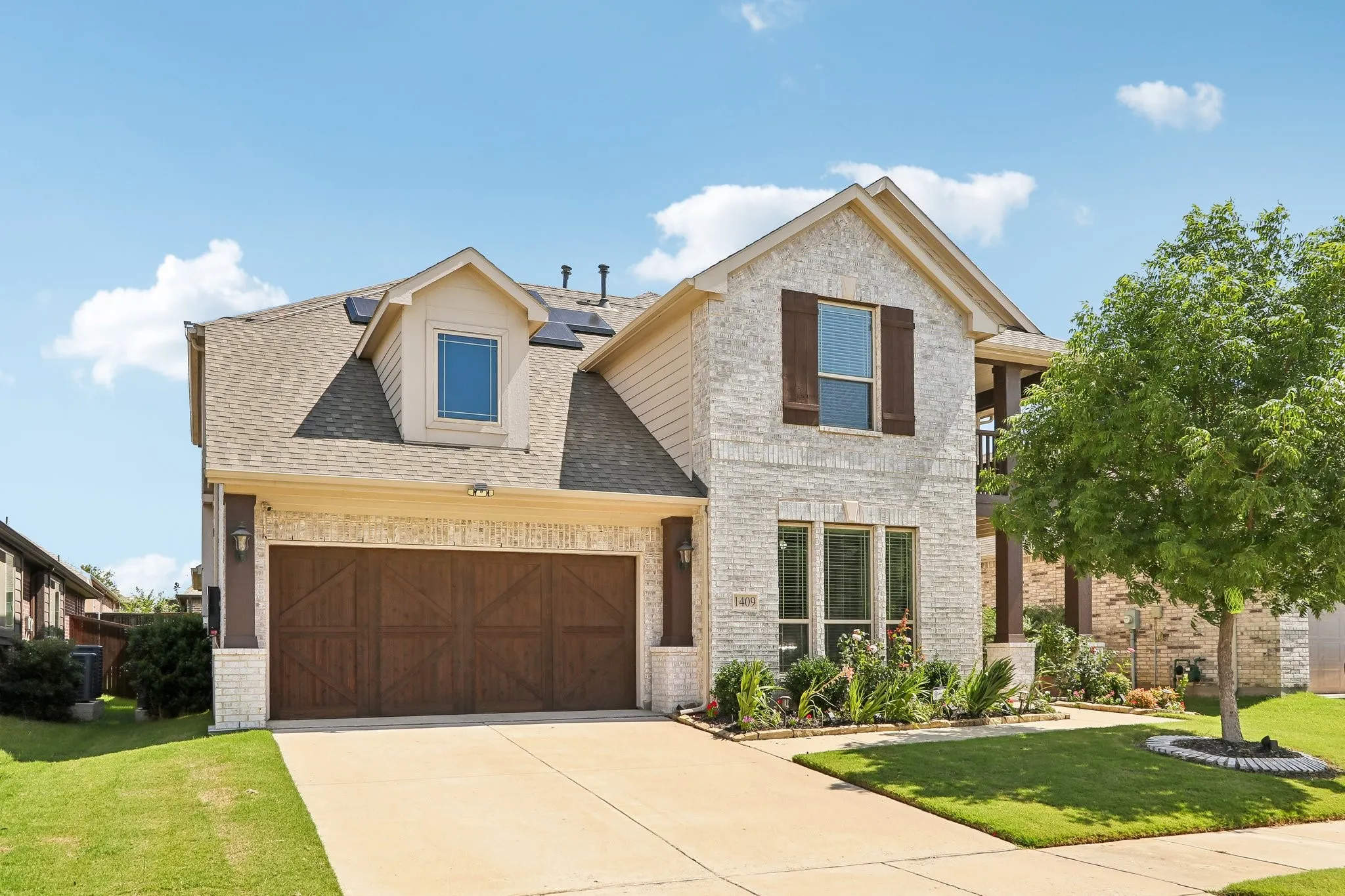 Single Family Residence For Sale in Denton County , 1409 Thrasher Drive, Little Elm, Texas 75068, 4 Bedroom, 4 Bathroom, 2 Garage spaces, 3,437 Sqft, built in 2020, Price $534,999, mls#21304867, Real Estate Agent in Little Elm, Homes For Sale in Denton county, Homes For Sale in Little Elm, Realtor in Little Elm Texas, Real Estate Brokerage Independent Realty Texas, Luminita Cordes Realtor