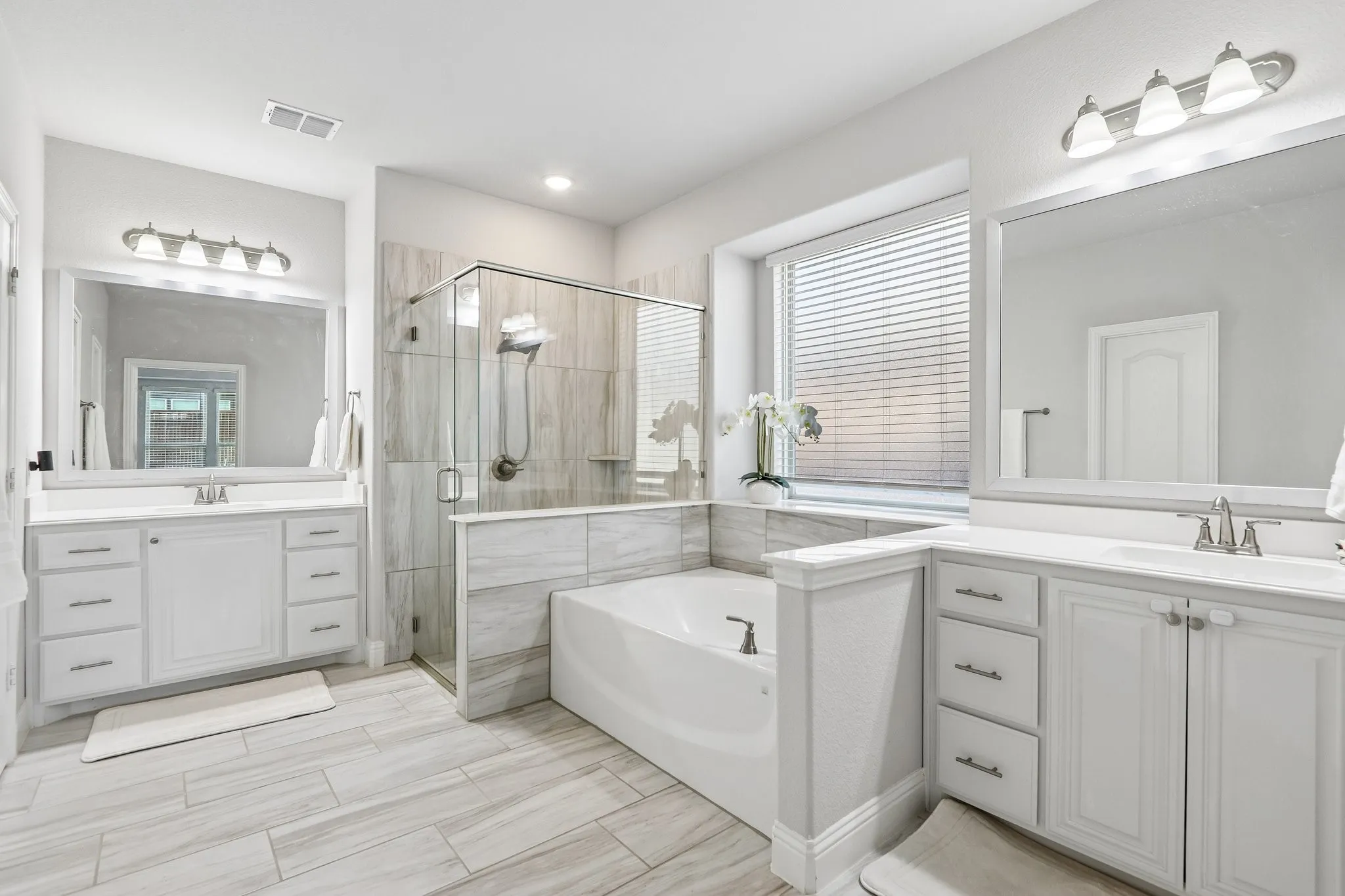 Single Family Residence For Sale in Denton County , 1409 Thrasher Drive, Little Elm, Texas 75068, 4 Bedroom, 4 Bathroom, 2 Garage spaces, 3,437 Sqft, built in 2020, Price $534,999, mls#21304867, Real Estate Agent in Little Elm, Homes For Sale in Denton county, Homes For Sale in Little Elm, Realtor in Little Elm Texas, Real Estate Brokerage Independent Realty Texas, Luminita Cordes Realtor