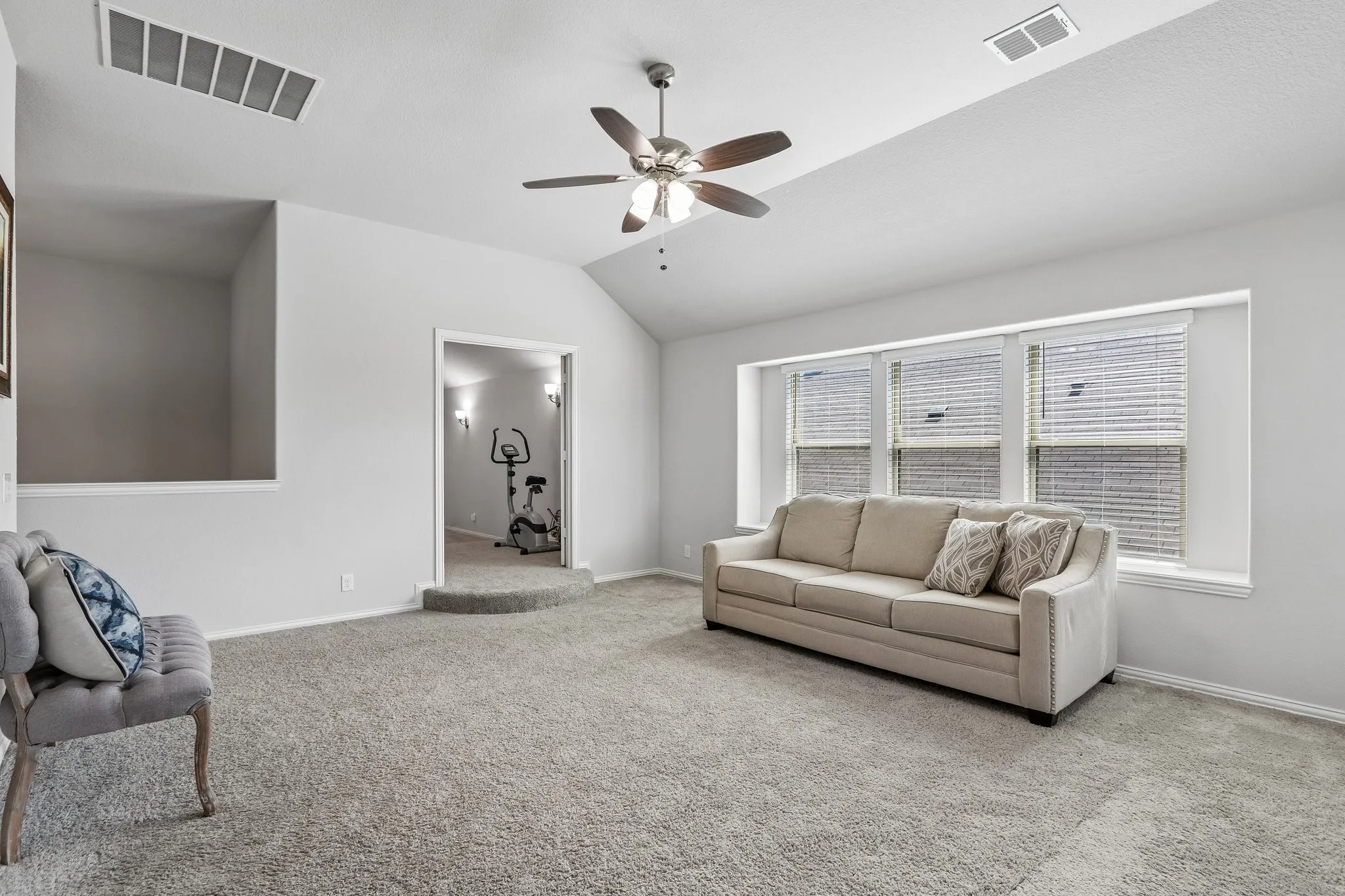 Single Family Residence For Sale in Denton County , 1409 Thrasher Drive, Little Elm, Texas 75068, 4 Bedroom, 4 Bathroom, 2 Garage spaces, 3,437 Sqft, built in 2020, Price $534,999, mls#21304867, Real Estate Agent in Little Elm, Homes For Sale in Denton county, Homes For Sale in Little Elm, Realtor in Little Elm Texas, Real Estate Brokerage Independent Realty Texas, Luminita Cordes Realtor