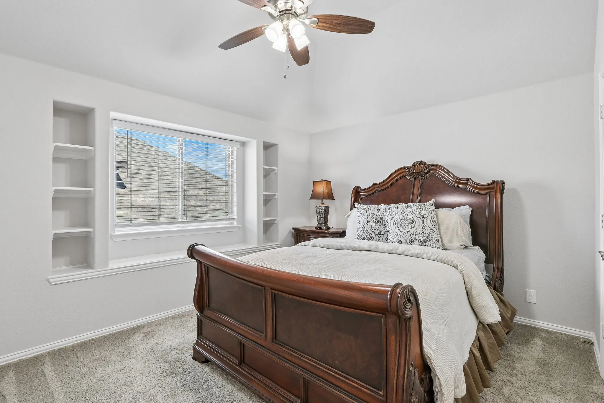 Single Family Residence For Sale in Denton County , 1409 Thrasher Drive, Little Elm, Texas 75068, 4 Bedroom, 4 Bathroom, 2 Garage spaces, 3,437 Sqft, built in 2020, Price $534,999, mls#21304867, Real Estate Agent in Little Elm, Homes For Sale in Denton county, Homes For Sale in Little Elm, Realtor in Little Elm Texas, Real Estate Brokerage Independent Realty Texas, Luminita Cordes Realtor