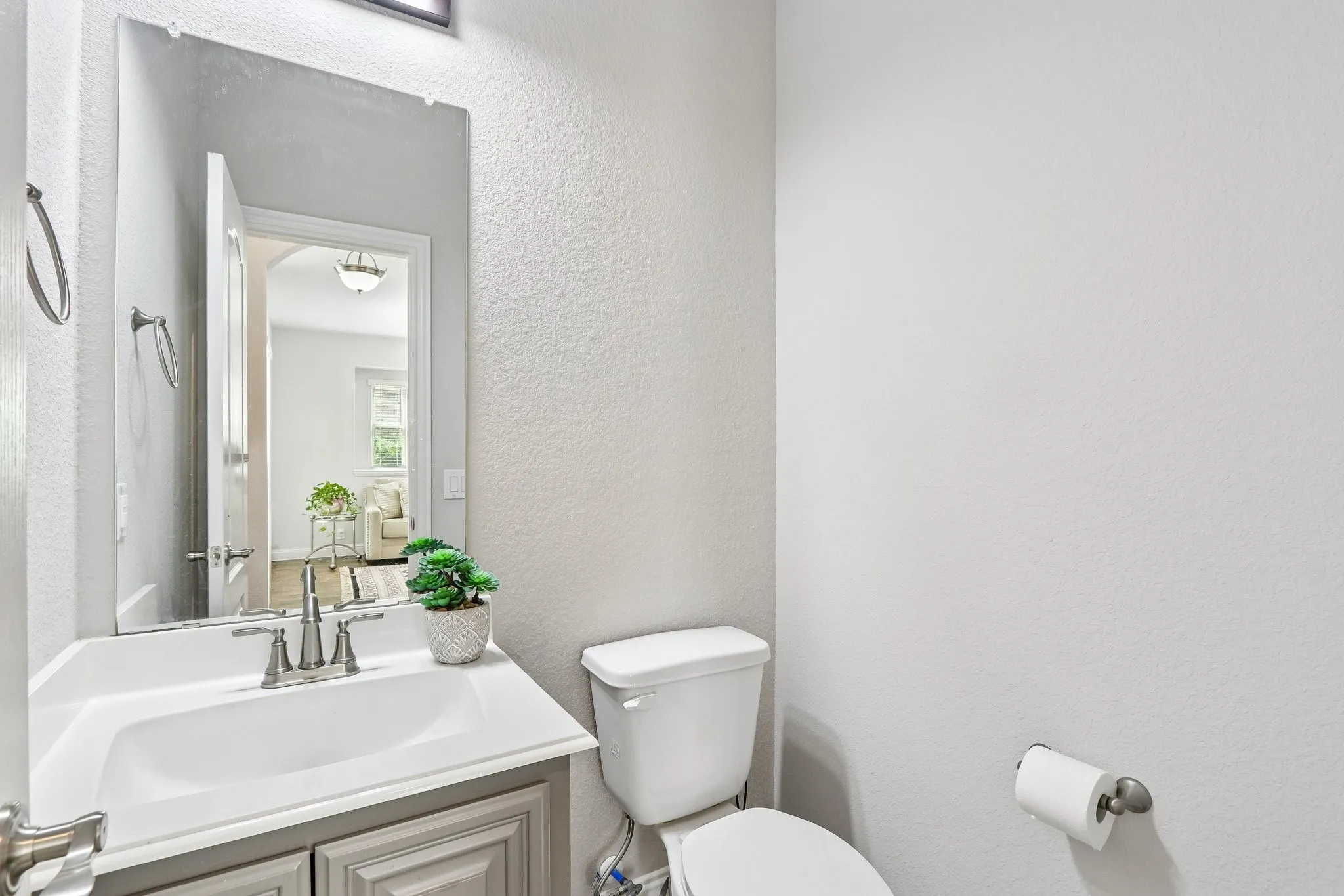 Single Family Residence For Sale in Denton County , 1409 Thrasher Drive, Little Elm, Texas 75068, 4 Bedroom, 4 Bathroom, 2 Garage spaces, 3,437 Sqft, built in 2020, Price $534,999, mls#21304867, Real Estate Agent in Little Elm, Homes For Sale in Denton county, Homes For Sale in Little Elm, Realtor in Little Elm Texas, Real Estate Brokerage Independent Realty Texas, Luminita Cordes Realtor