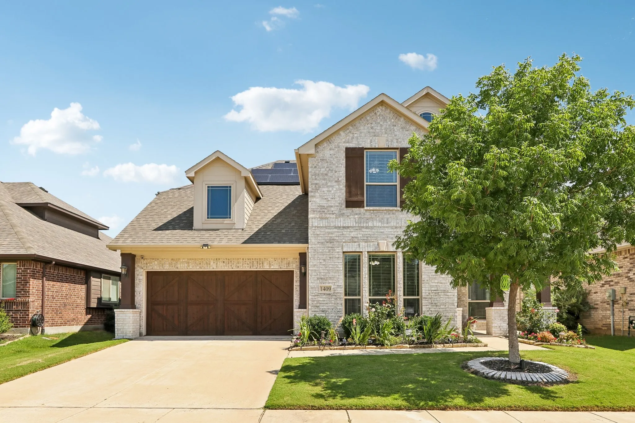 Single Family Residence For Sale in Denton County , 1409 Thrasher Drive, Little Elm, Texas 75068, 4 Bedroom, 4 Bathroom, 2 Garage spaces, 3,437 Sqft, built in 2020, Price $534,999, mls#21304867, Real Estate Agent in Little Elm, Homes For Sale in Denton county, Homes For Sale in Little Elm, Realtor in Little Elm Texas, Real Estate Brokerage Independent Realty Texas, Luminita Cordes Realtor