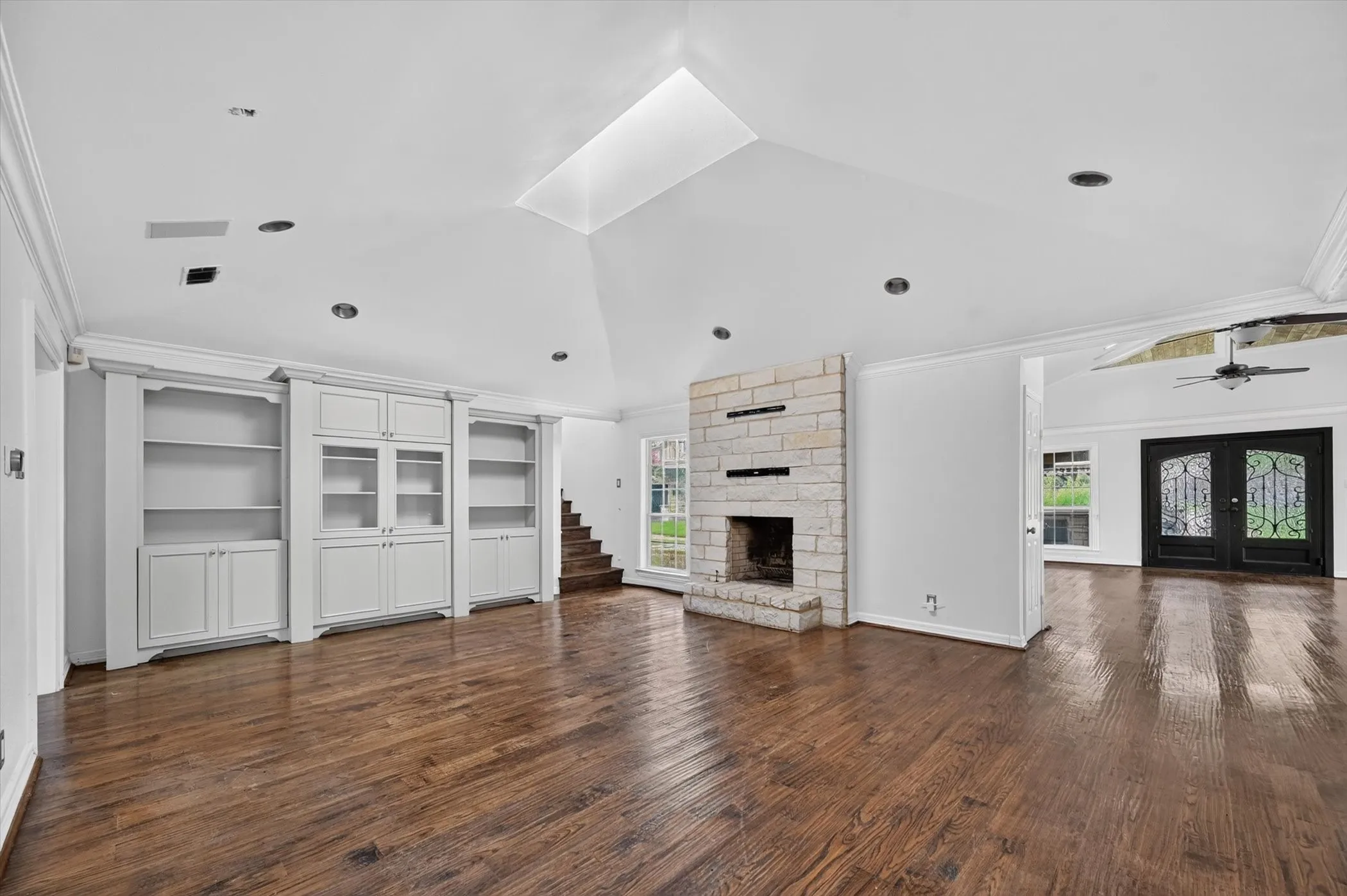 Single Family Residence For Sale in Dallas County , 14126 Brookridge Circle, Dallas, Texas 75254, 6 Bedroom, 6 Bathroom, 2 Garage spaces, 5,786 Sqft, built in 1961, mls#21304037, Real Estate Agent in Dallas, Homes For Sale in Dallas county, Homes For Sale in Dallas, Realtor in Dallas Texas, Real Estate Brokerage Independent Realty Texas, Luminita Cordes Realtor