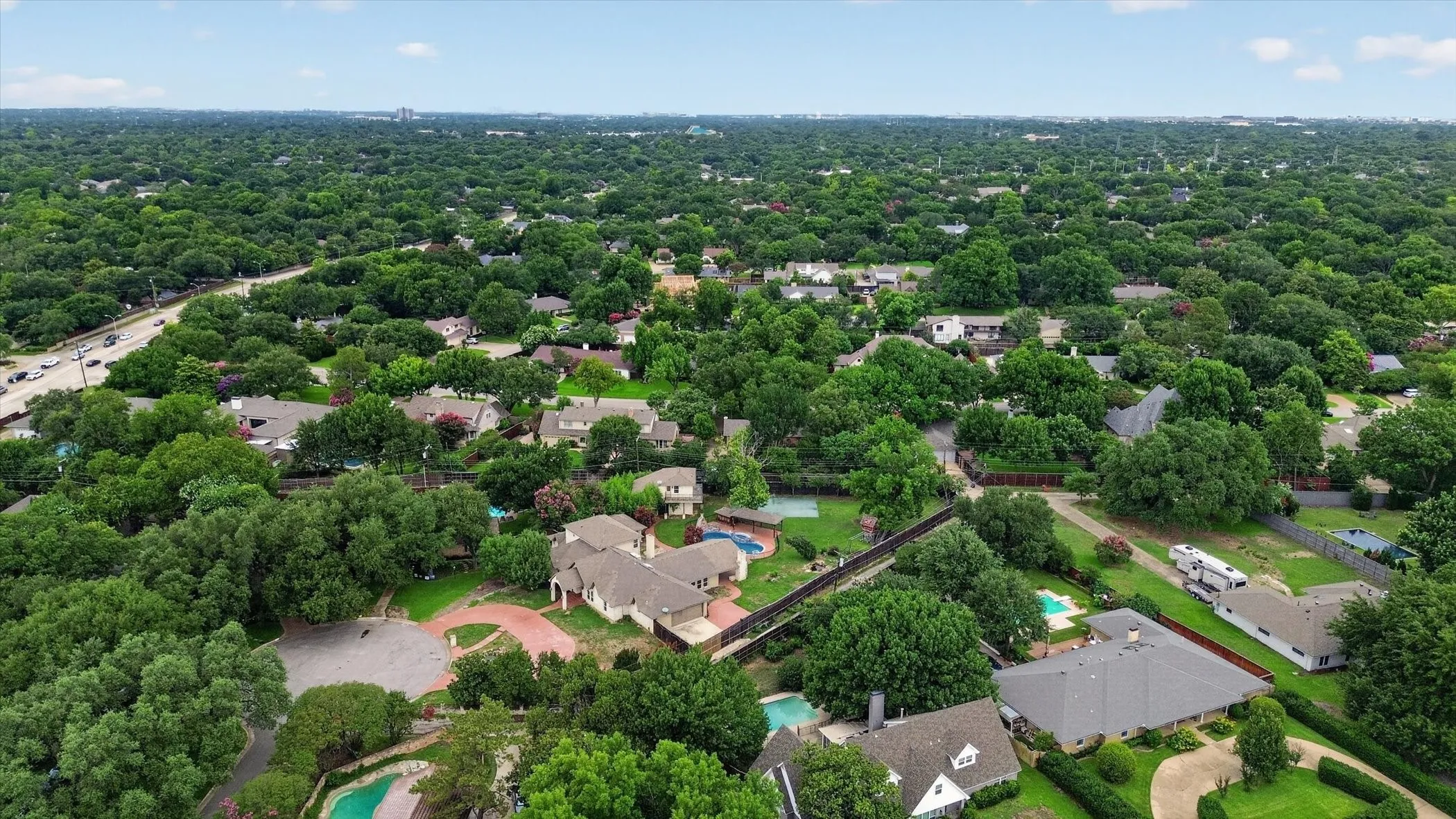 Single Family Residence For Sale in Dallas County , 14126 Brookridge Circle, Dallas, Texas 75254, 6 Bedroom, 6 Bathroom, 2 Garage spaces, 5,786 Sqft, built in 1961, mls#21304037, Real Estate Agent in Dallas, Homes For Sale in Dallas county, Homes For Sale in Dallas, Realtor in Dallas Texas, Real Estate Brokerage Independent Realty Texas, Luminita Cordes Realtor