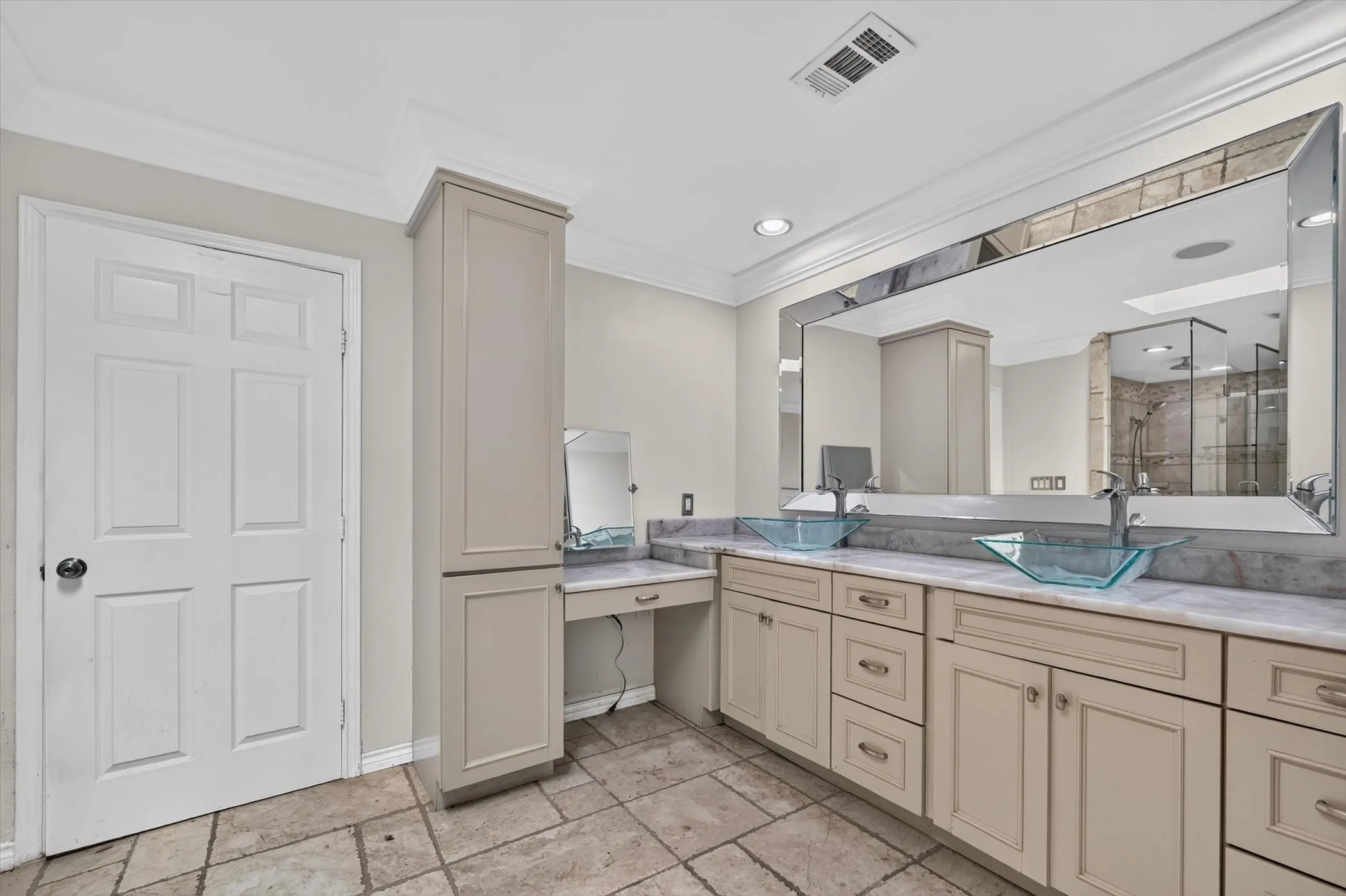Single Family Residence For Sale in Dallas County , 14126 Brookridge Circle, Dallas, Texas 75254, 6 Bedroom, 6 Bathroom, 2 Garage spaces, 5,786 Sqft, built in 1961, mls#21304037, Real Estate Agent in Dallas, Homes For Sale in Dallas county, Homes For Sale in Dallas, Realtor in Dallas Texas, Real Estate Brokerage Independent Realty Texas, Luminita Cordes Realtor
