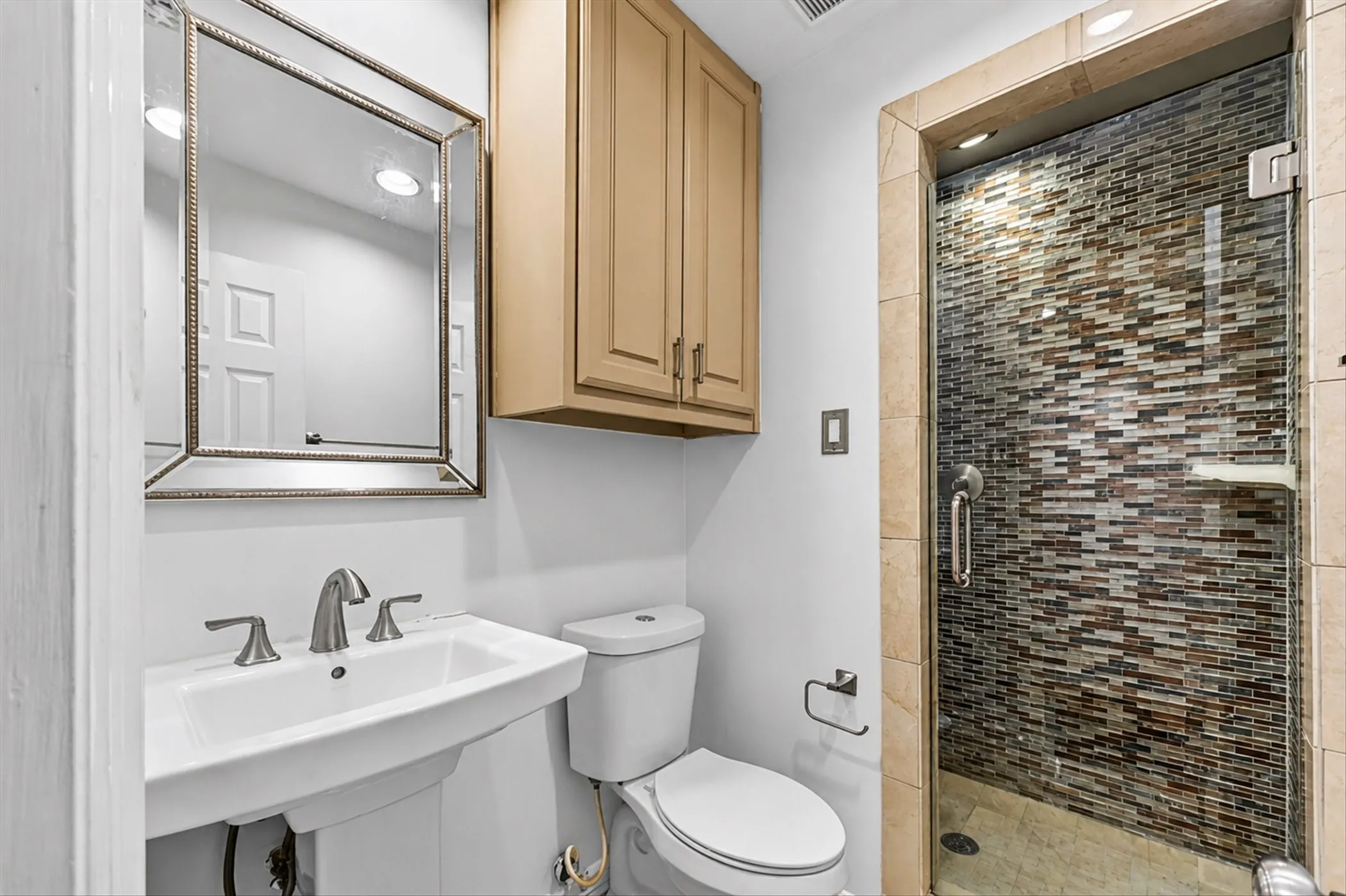 Single Family Residence For Sale in Dallas County , 14126 Brookridge Circle, Dallas, Texas 75254, 6 Bedroom, 6 Bathroom, 2 Garage spaces, 5,786 Sqft, built in 1961, mls#21304037, Real Estate Agent in Dallas, Homes For Sale in Dallas county, Homes For Sale in Dallas, Realtor in Dallas Texas, Real Estate Brokerage Independent Realty Texas, Luminita Cordes Realtor