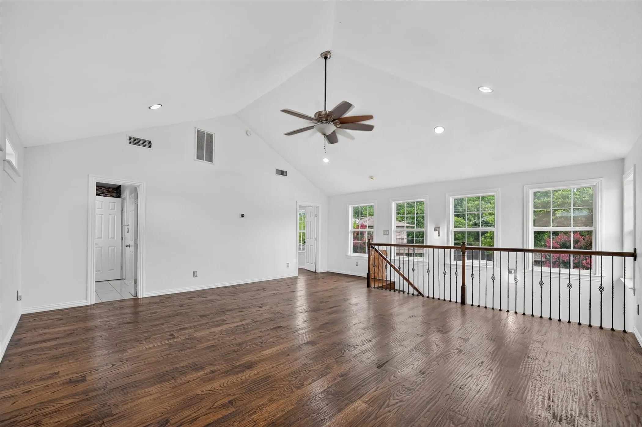 Single Family Residence For Sale in Dallas County , 14126 Brookridge Circle, Dallas, Texas 75254, 6 Bedroom, 6 Bathroom, 2 Garage spaces, 5,786 Sqft, built in 1961, mls#21304037, Real Estate Agent in Dallas, Homes For Sale in Dallas county, Homes For Sale in Dallas, Realtor in Dallas Texas, Real Estate Brokerage Independent Realty Texas, Luminita Cordes Realtor
