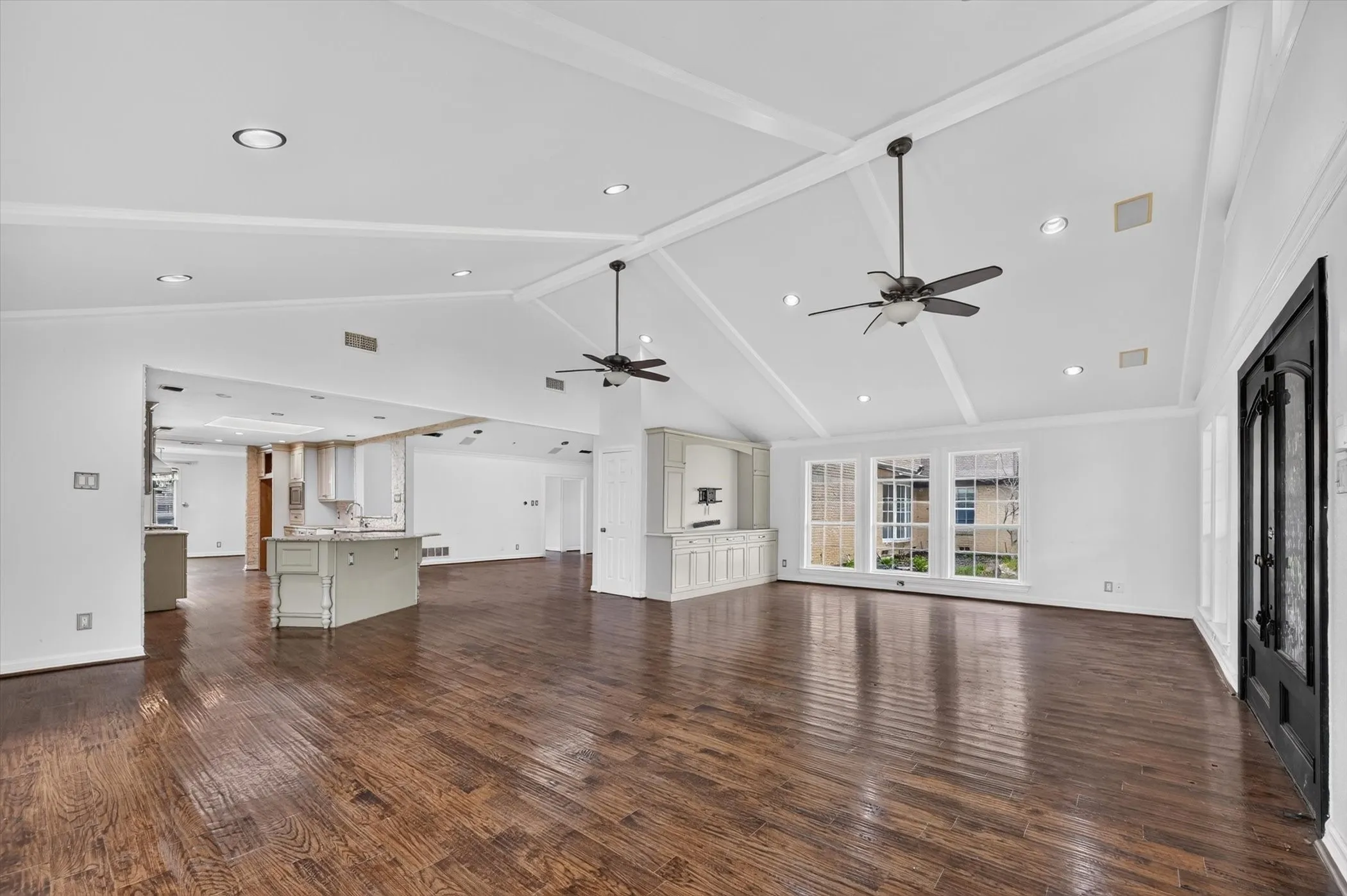 Single Family Residence For Sale in Dallas County , 14126 Brookridge Circle, Dallas, Texas 75254, 6 Bedroom, 6 Bathroom, 2 Garage spaces, 5,786 Sqft, built in 1961, mls#21304037, Real Estate Agent in Dallas, Homes For Sale in Dallas county, Homes For Sale in Dallas, Realtor in Dallas Texas, Real Estate Brokerage Independent Realty Texas, Luminita Cordes Realtor