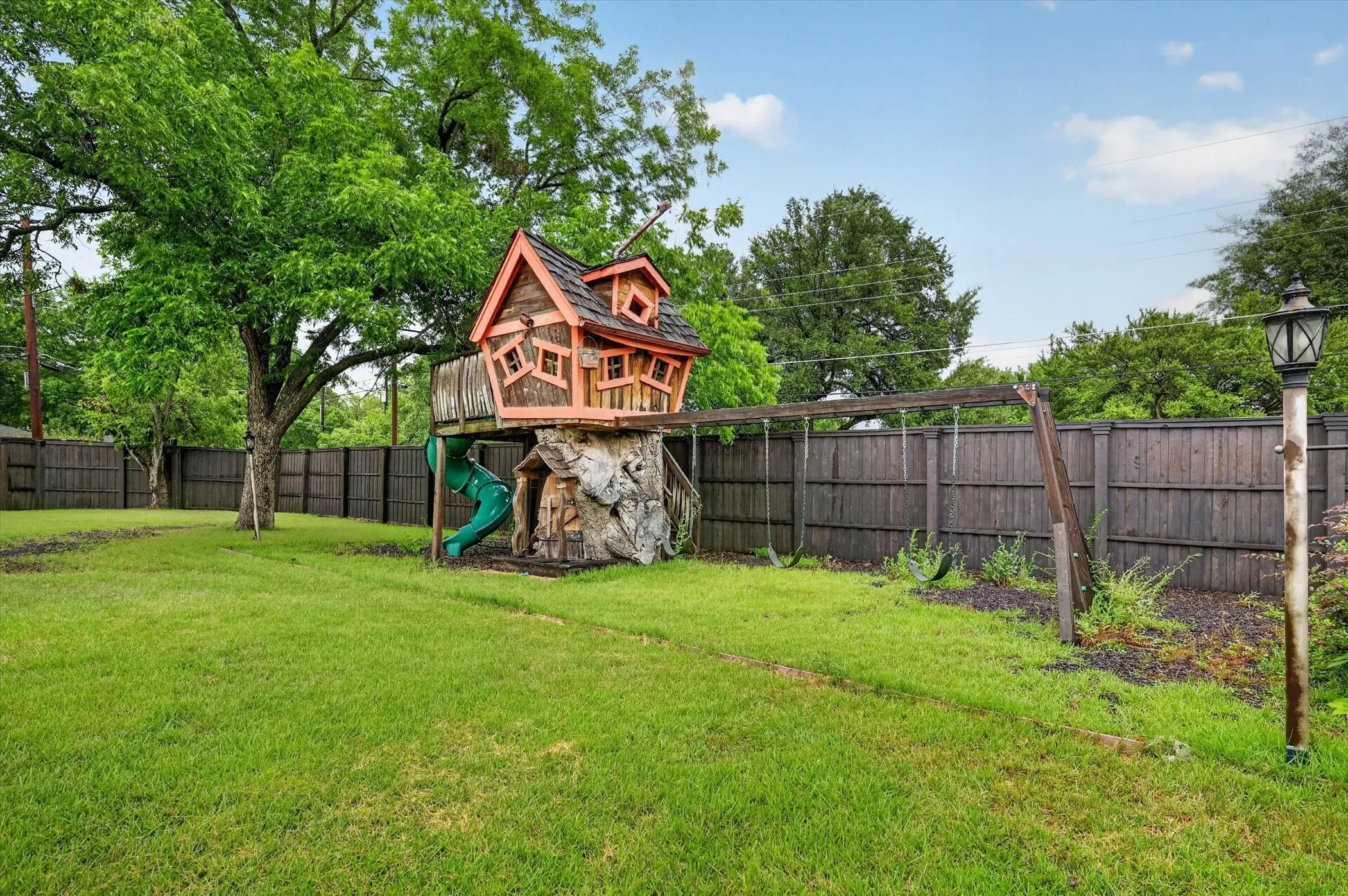 Single Family Residence For Sale in Dallas County , 14126 Brookridge Circle, Dallas, Texas 75254, 6 Bedroom, 6 Bathroom, 2 Garage spaces, 5,786 Sqft, built in 1961, mls#21304037, Real Estate Agent in Dallas, Homes For Sale in Dallas county, Homes For Sale in Dallas, Realtor in Dallas Texas, Real Estate Brokerage Independent Realty Texas, Luminita Cordes Realtor