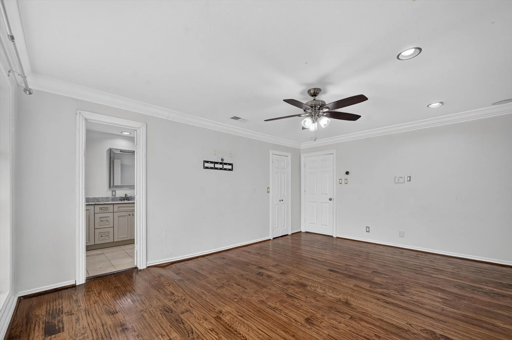 Single Family Residence For Sale in Dallas County , 14126 Brookridge Circle, Dallas, Texas 75254, 6 Bedroom, 6 Bathroom, 2 Garage spaces, 5,786 Sqft, built in 1961, mls#21304037, Real Estate Agent in Dallas, Homes For Sale in Dallas county, Homes For Sale in Dallas, Realtor in Dallas Texas, Real Estate Brokerage Independent Realty Texas, Luminita Cordes Realtor