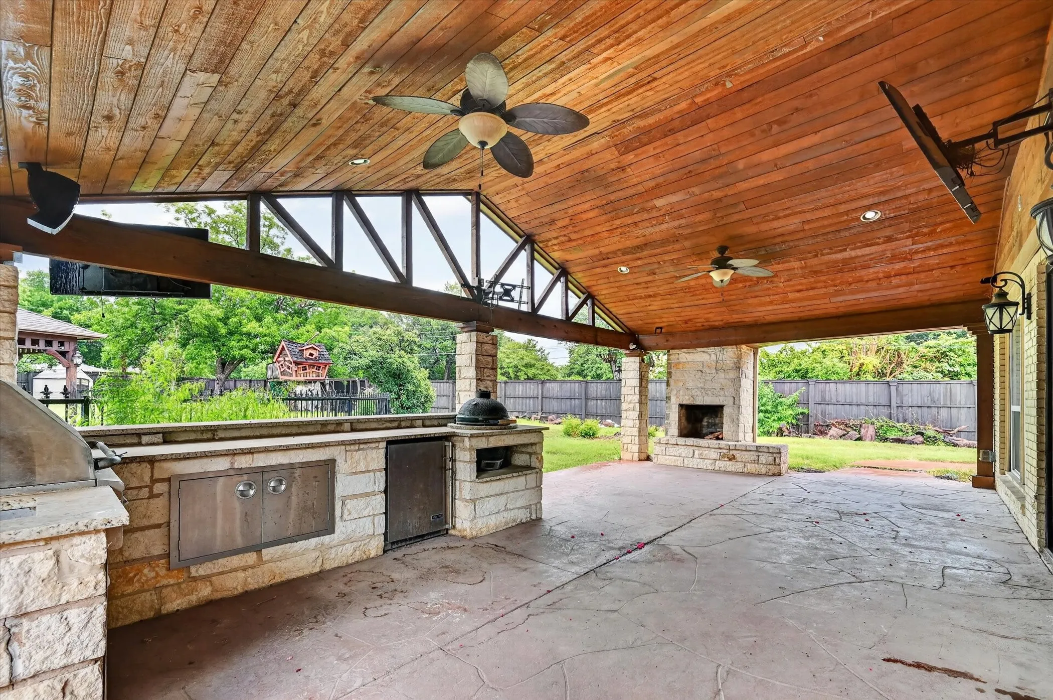 Single Family Residence For Sale in Dallas County , 14126 Brookridge Circle, Dallas, Texas 75254, 6 Bedroom, 6 Bathroom, 2 Garage spaces, 5,786 Sqft, built in 1961, mls#21304037, Real Estate Agent in Dallas, Homes For Sale in Dallas county, Homes For Sale in Dallas, Realtor in Dallas Texas, Real Estate Brokerage Independent Realty Texas, Luminita Cordes Realtor
