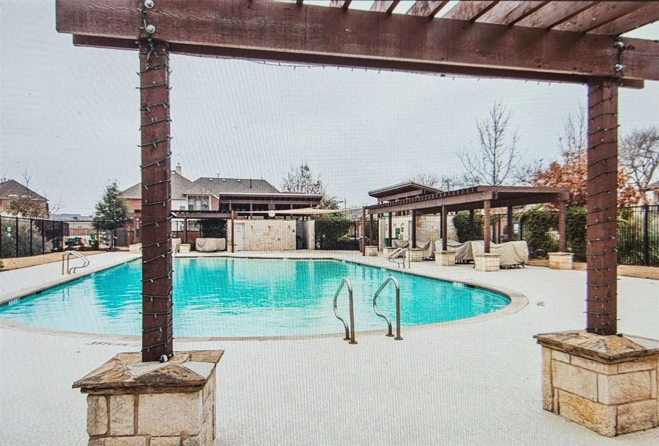 Single Family Residence For Sale in Denton County , 2470 Sunderland Lane, Lewisville, Texas 75067, 3 Bedroom, 3 Bathroom, 2 Garage spaces, 2,268 Sqft, built in 2008, mls#21304233, Real Estate Agent in Lewisville, Homes For Sale in Denton county, Homes For Sale in Lewisville, Realtor in Lewisville Texas, Real Estate Brokerage Independent Realty Texas, Luminita Cordes Realtor