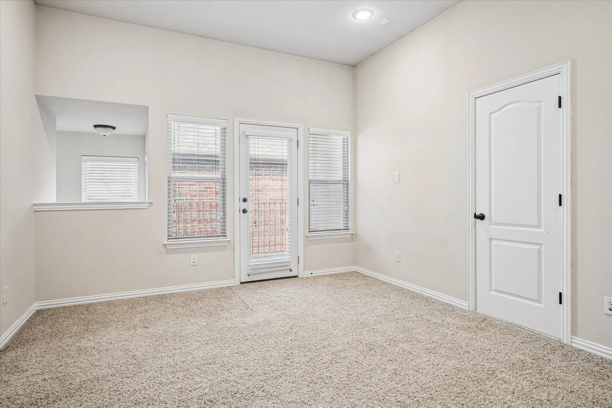 Single Family Residence For Sale in Denton County , 2470 Sunderland Lane, Lewisville, Texas 75067, 3 Bedroom, 3 Bathroom, 2 Garage spaces, 2,268 Sqft, built in 2008, mls#21304233, Real Estate Agent in Lewisville, Homes For Sale in Denton county, Homes For Sale in Lewisville, Realtor in Lewisville Texas, Real Estate Brokerage Independent Realty Texas, Luminita Cordes Realtor