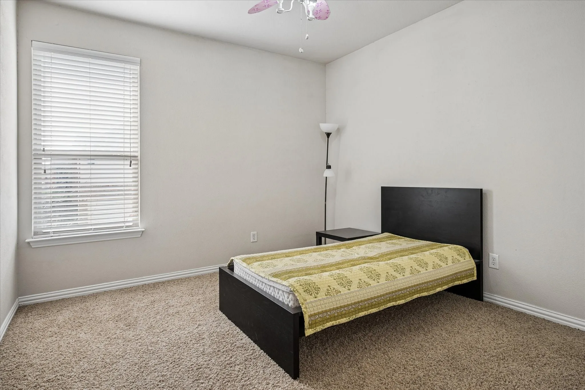 Single Family Residence For Sale in Denton County , 2470 Sunderland Lane, Lewisville, Texas 75067, 3 Bedroom, 3 Bathroom, 2 Garage spaces, 2,268 Sqft, built in 2008, mls#21304233, Real Estate Agent in Lewisville, Homes For Sale in Denton county, Homes For Sale in Lewisville, Realtor in Lewisville Texas, Real Estate Brokerage Independent Realty Texas, Luminita Cordes Realtor