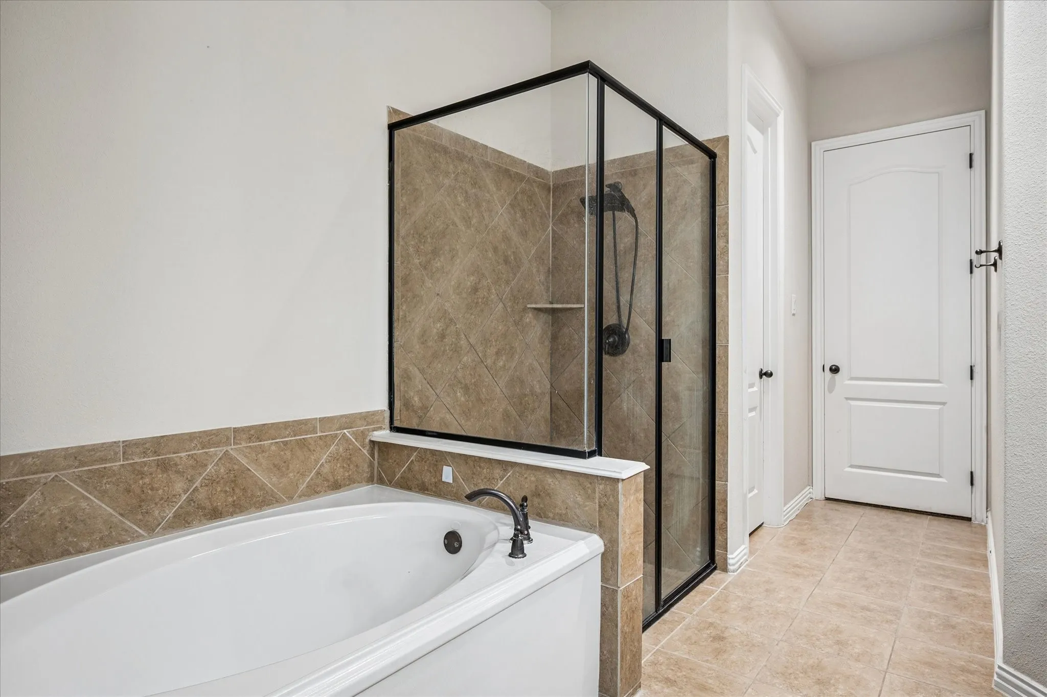 Single Family Residence For Sale in Denton County , 2470 Sunderland Lane, Lewisville, Texas 75067, 3 Bedroom, 3 Bathroom, 2 Garage spaces, 2,268 Sqft, built in 2008, mls#21304233, Real Estate Agent in Lewisville, Homes For Sale in Denton county, Homes For Sale in Lewisville, Realtor in Lewisville Texas, Real Estate Brokerage Independent Realty Texas, Luminita Cordes Realtor