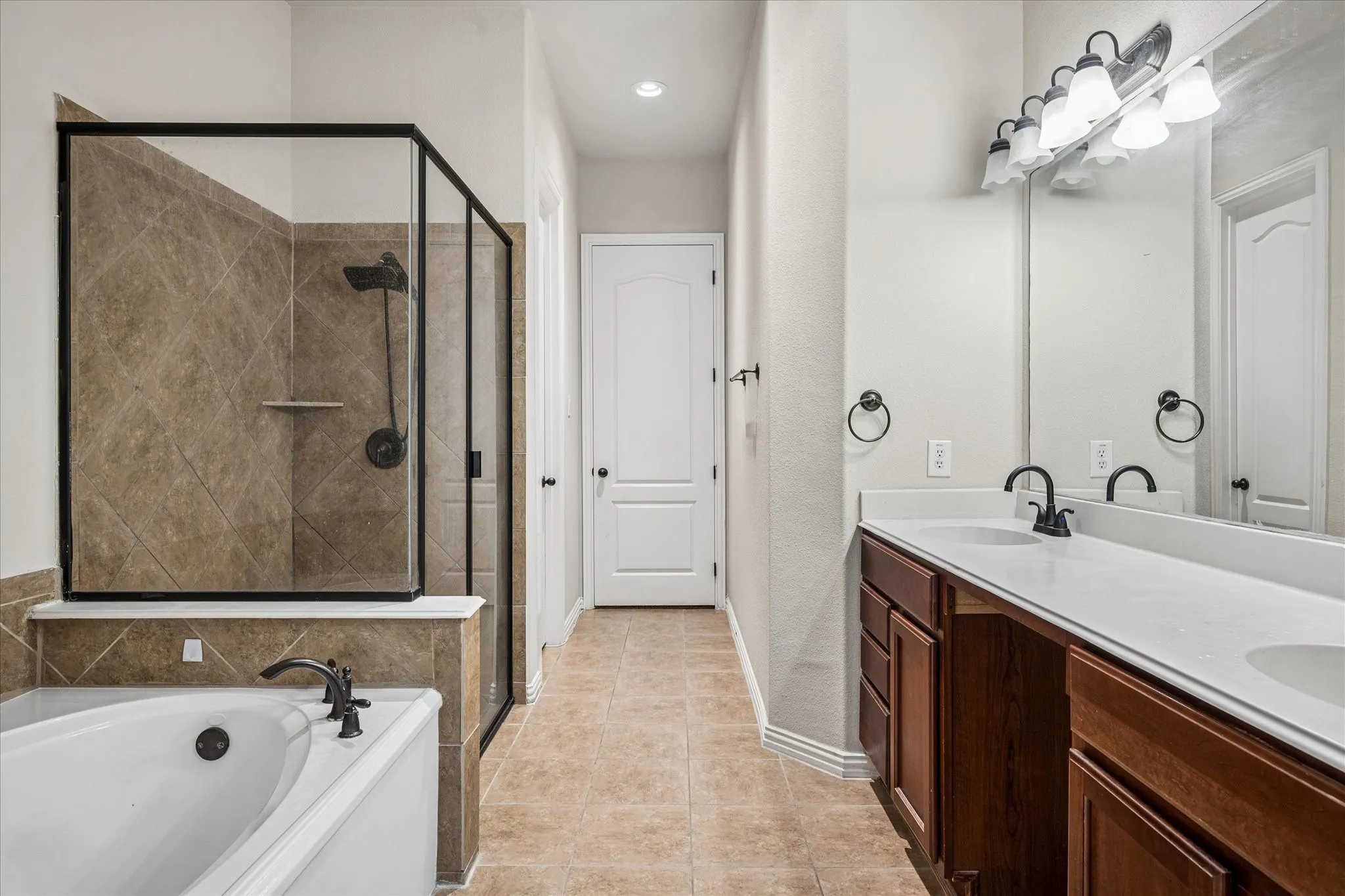 Single Family Residence For Sale in Denton County , 2470 Sunderland Lane, Lewisville, Texas 75067, 3 Bedroom, 3 Bathroom, 2 Garage spaces, 2,268 Sqft, built in 2008, mls#21304233, Real Estate Agent in Lewisville, Homes For Sale in Denton county, Homes For Sale in Lewisville, Realtor in Lewisville Texas, Real Estate Brokerage Independent Realty Texas, Luminita Cordes Realtor