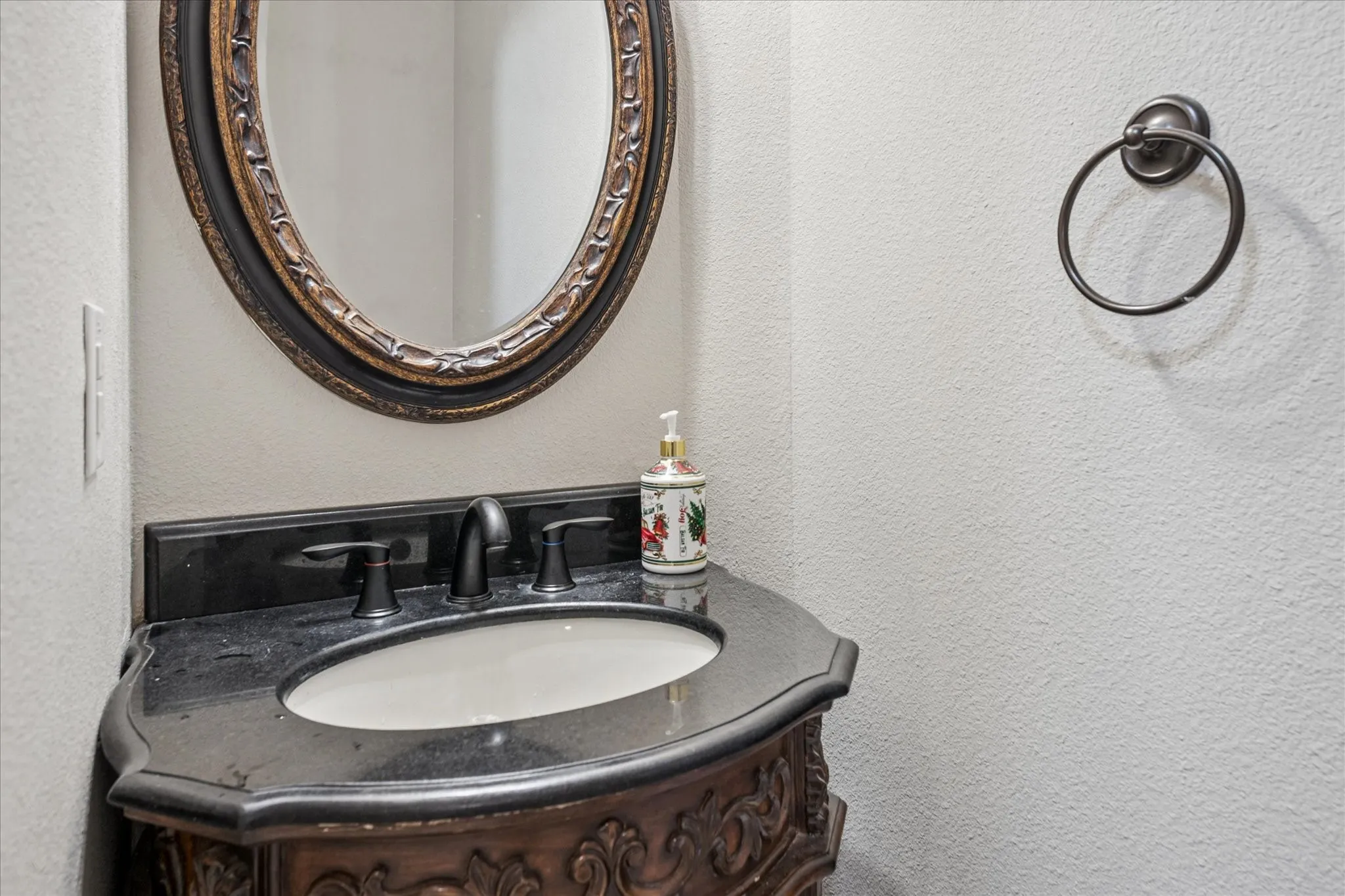 Single Family Residence For Sale in Denton County , 2470 Sunderland Lane, Lewisville, Texas 75067, 3 Bedroom, 3 Bathroom, 2 Garage spaces, 2,268 Sqft, built in 2008, mls#21304233, Real Estate Agent in Lewisville, Homes For Sale in Denton county, Homes For Sale in Lewisville, Realtor in Lewisville Texas, Real Estate Brokerage Independent Realty Texas, Luminita Cordes Realtor