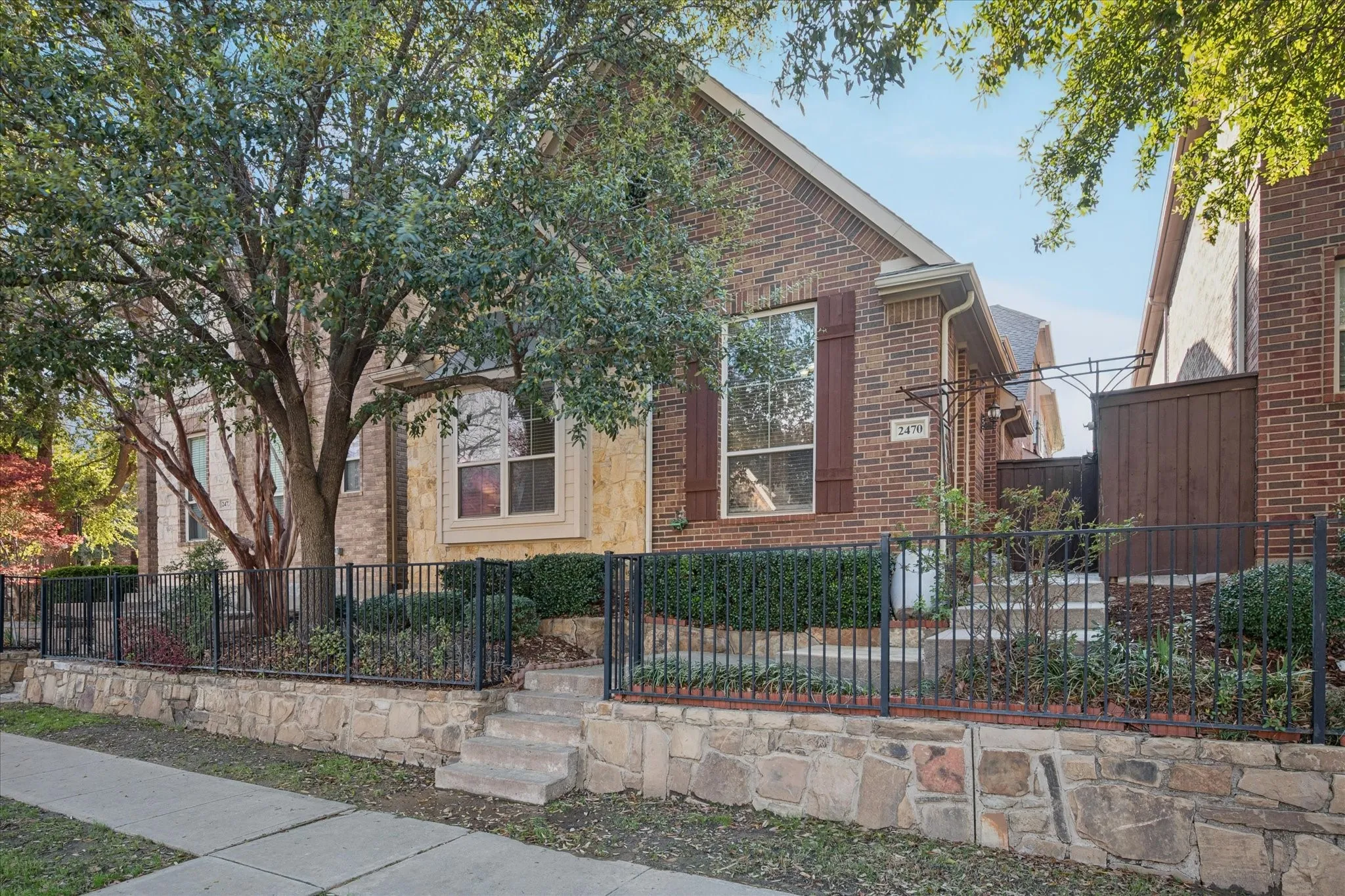 Single Family Residence For Sale in Denton County , 2470 Sunderland Lane, Lewisville, Texas 75067, 3 Bedroom, 3 Bathroom, 2 Garage spaces, 2,268 Sqft, built in 2008, mls#21304233, Real Estate Agent in Lewisville, Homes For Sale in Denton county, Homes For Sale in Lewisville, Realtor in Lewisville Texas, Real Estate Brokerage Independent Realty Texas, Luminita Cordes Realtor