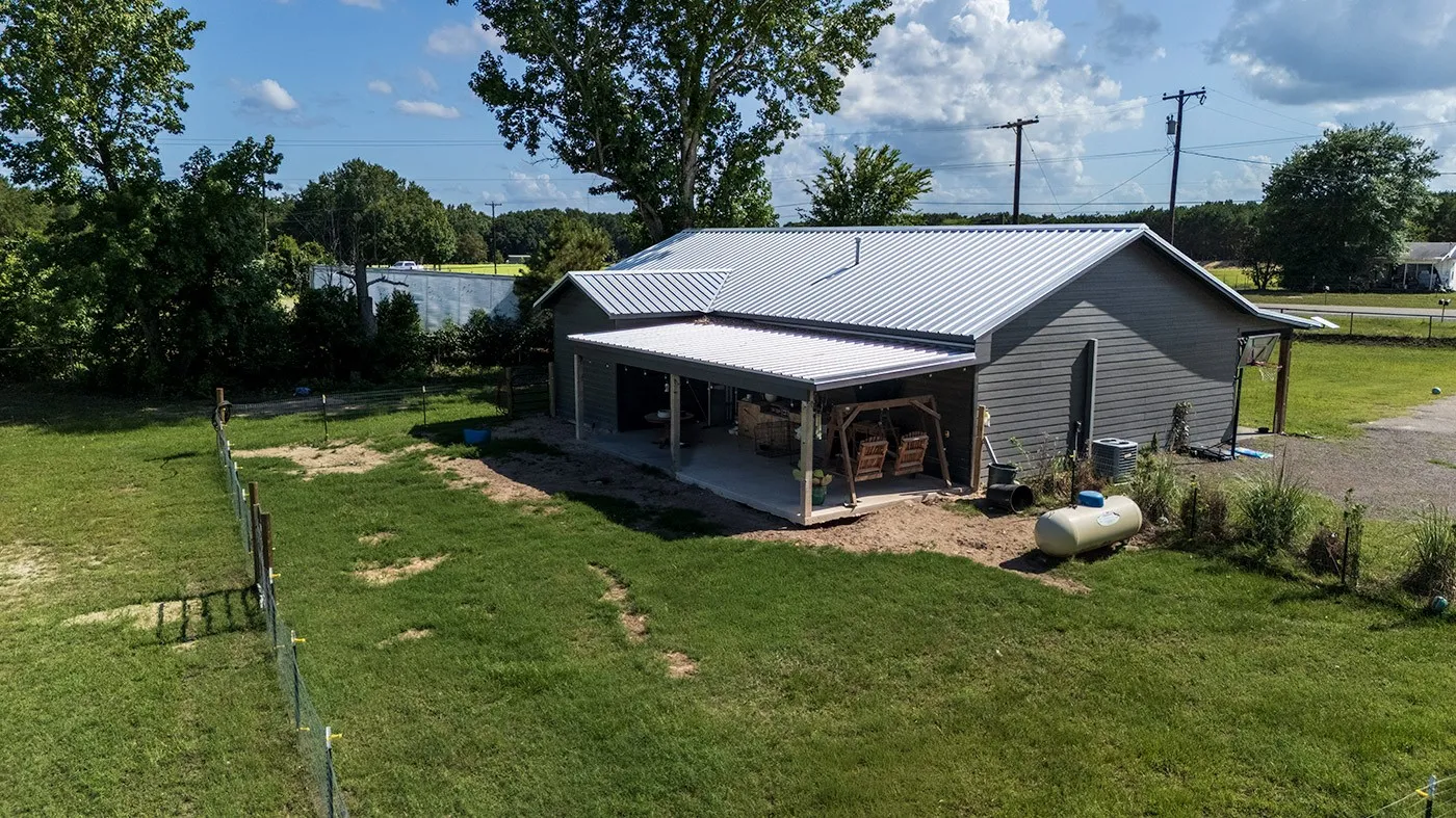 Single Family Residence For Sale in Henderson County , 7491 State Highway 19 S, Athens, Texas 75751, 3 Bedrooms, 2 Bathrooms, Garage spaces, 2,000 Sqft, built in 1946, Price $575,000, mls#21307000, Real Estate Agent in Athens, Homes For Sale in Henderson county, Homes For Sale in Athens, Realtor in Athens Texas, Real Estate Brokerage Independent Realty Texas, Luminita Cordes Realtor