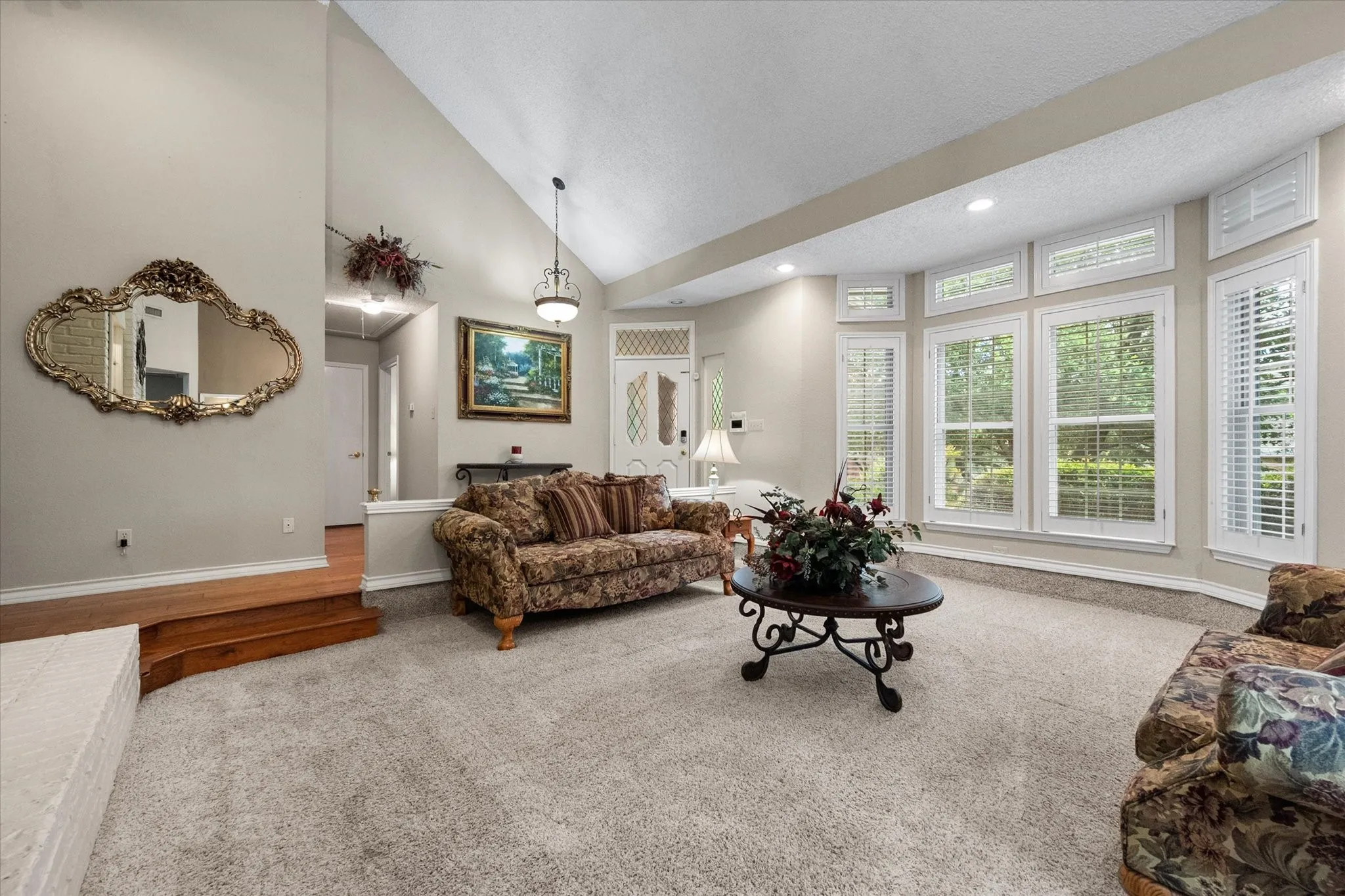 Single Family Residence For Sale in Tarrant County , 705 Kyle Drive, Arlington, Texas 76011, 3 Bedroom, 3 Bathroom, 2 Garage spaces, 2,382 Sqft, built in 1983, mls#21306971, Real Estate Agent in Arlington, Homes For Sale in Tarrant county, Homes For Sale in Arlington, Realtor in Arlington Texas, Real Estate Brokerage Independent Realty Texas, Luminita Cordes Realtor