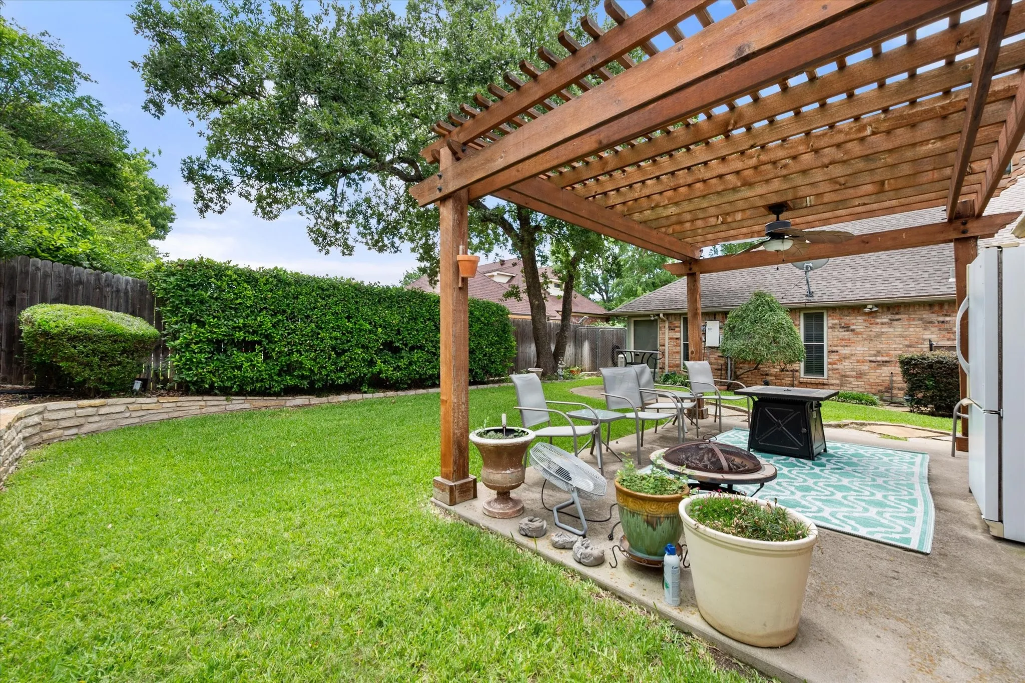 Single Family Residence For Sale in Tarrant County , 705 Kyle Drive, Arlington, Texas 76011, 3 Bedroom, 3 Bathroom, 2 Garage spaces, 2,382 Sqft, built in 1983, mls#21306971, Real Estate Agent in Arlington, Homes For Sale in Tarrant county, Homes For Sale in Arlington, Realtor in Arlington Texas, Real Estate Brokerage Independent Realty Texas, Luminita Cordes Realtor