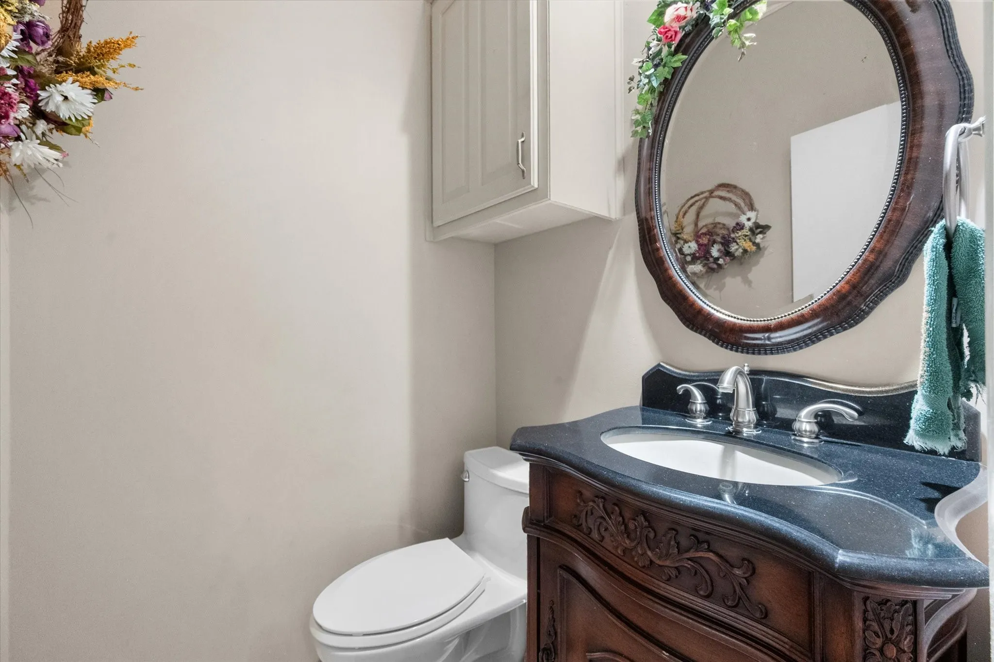 Single Family Residence For Sale in Tarrant County , 705 Kyle Drive, Arlington, Texas 76011, 3 Bedroom, 3 Bathroom, 2 Garage spaces, 2,382 Sqft, built in 1983, mls#21306971, Real Estate Agent in Arlington, Homes For Sale in Tarrant county, Homes For Sale in Arlington, Realtor in Arlington Texas, Real Estate Brokerage Independent Realty Texas, Luminita Cordes Realtor