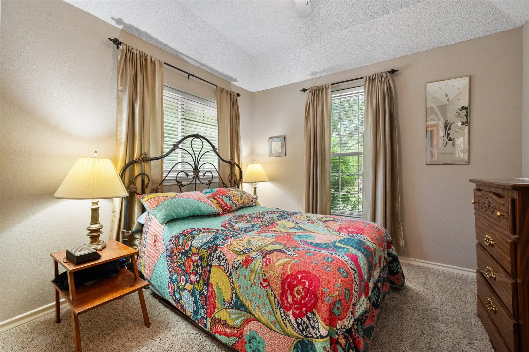 Single Family Residence For Sale in Tarrant County , 705 Kyle Drive, Arlington, Texas 76011, 3 Bedroom, 3 Bathroom, 2 Garage spaces, 2,382 Sqft, built in 1983, mls#21306971, Real Estate Agent in Arlington, Homes For Sale in Tarrant county, Homes For Sale in Arlington, Realtor in Arlington Texas, Real Estate Brokerage Independent Realty Texas, Luminita Cordes Realtor