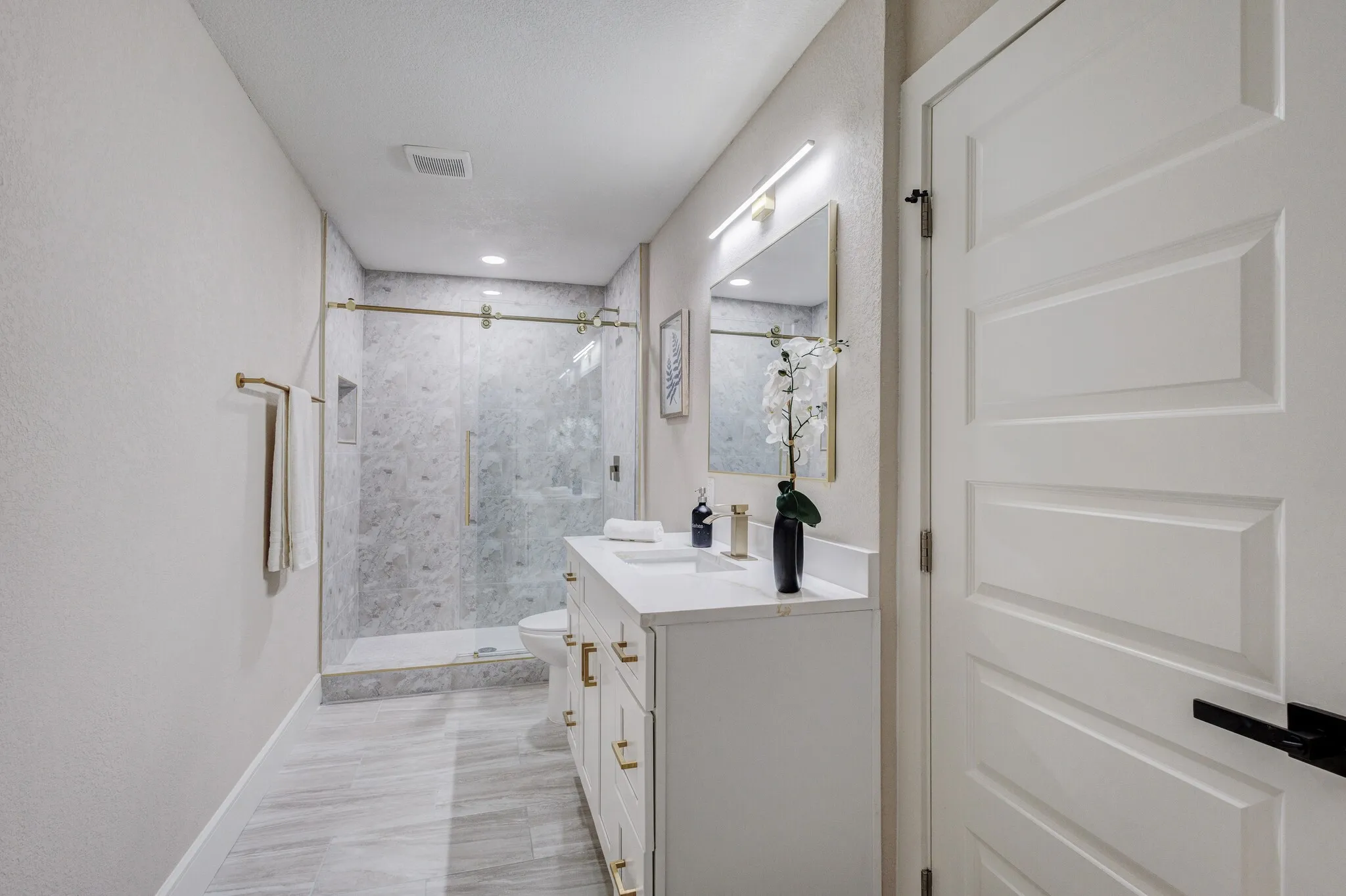Single Family Residence For Sale in Collin County , 1209 Overdowns Drive, Plano, Texas 75023, 4 Bedroom, 2 Bathroom, 2 Garage spaces, 2,262 Sqft, built in 1974, mls#21307012, Real Estate Agent in Plano, Homes For Sale in Collin county, Homes For Sale in Plano, Realtor in Plano Texas, Real Estate Brokerage Independent Realty Texas, Luminita Cordes Realtor