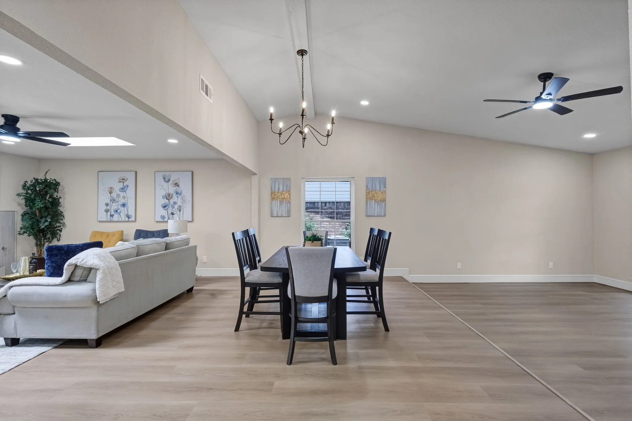 Single Family Residence For Sale in Collin County , 1209 Overdowns Drive, Plano, Texas 75023, 4 Bedroom, 2 Bathroom, 2 Garage spaces, 2,262 Sqft, built in 1974, mls#21307012, Real Estate Agent in Plano, Homes For Sale in Collin county, Homes For Sale in Plano, Realtor in Plano Texas, Real Estate Brokerage Independent Realty Texas, Luminita Cordes Realtor
