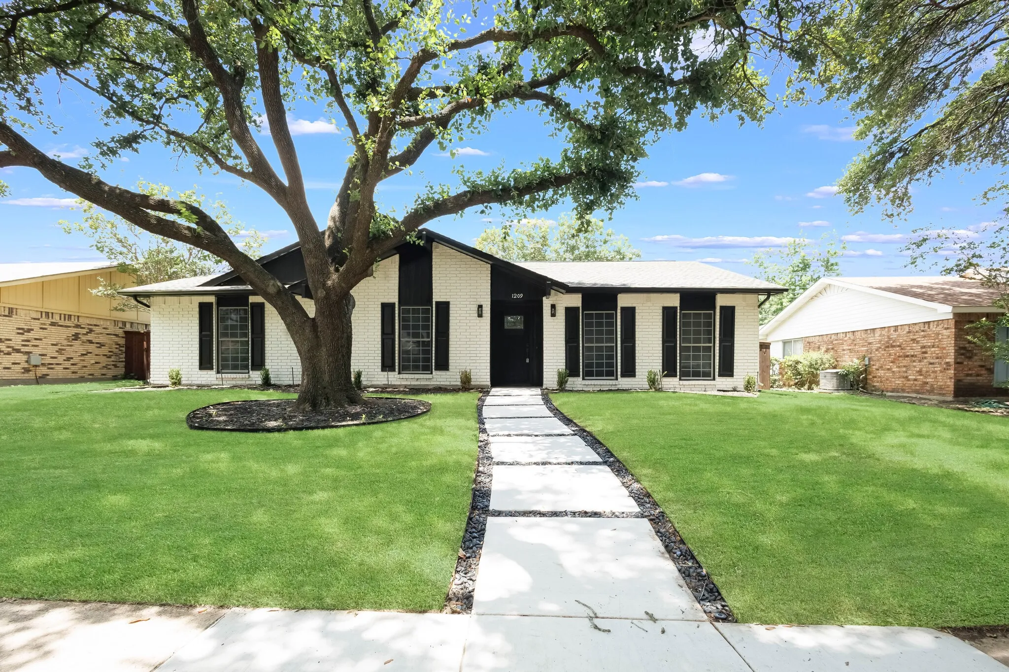 Single Family Residence For Sale in Collin County , 1209 Overdowns Drive, Plano, Texas 75023, 4 Bedroom, 2 Bathroom, 2 Garage spaces, 2,262 Sqft, built in 1974, mls#21307012, Real Estate Agent in Plano, Homes For Sale in Collin county, Homes For Sale in Plano, Realtor in Plano Texas, Real Estate Brokerage Independent Realty Texas, Luminita Cordes Realtor