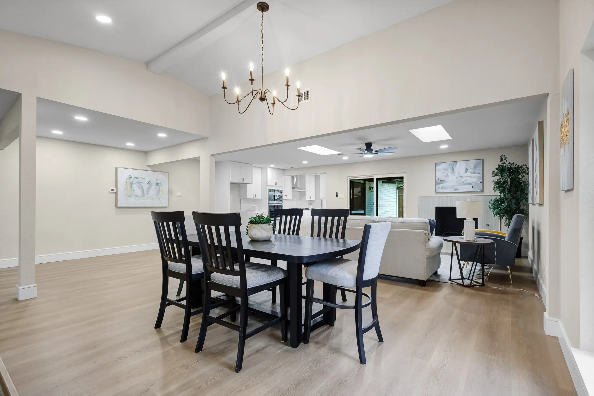 Single Family Residence For Sale in Collin County , 1209 Overdowns Drive, Plano, Texas 75023, 4 Bedroom, 2 Bathroom, 2 Garage spaces, 2,262 Sqft, built in 1974, mls#21307012, Real Estate Agent in Plano, Homes For Sale in Collin county, Homes For Sale in Plano, Realtor in Plano Texas, Real Estate Brokerage Independent Realty Texas, Luminita Cordes Realtor