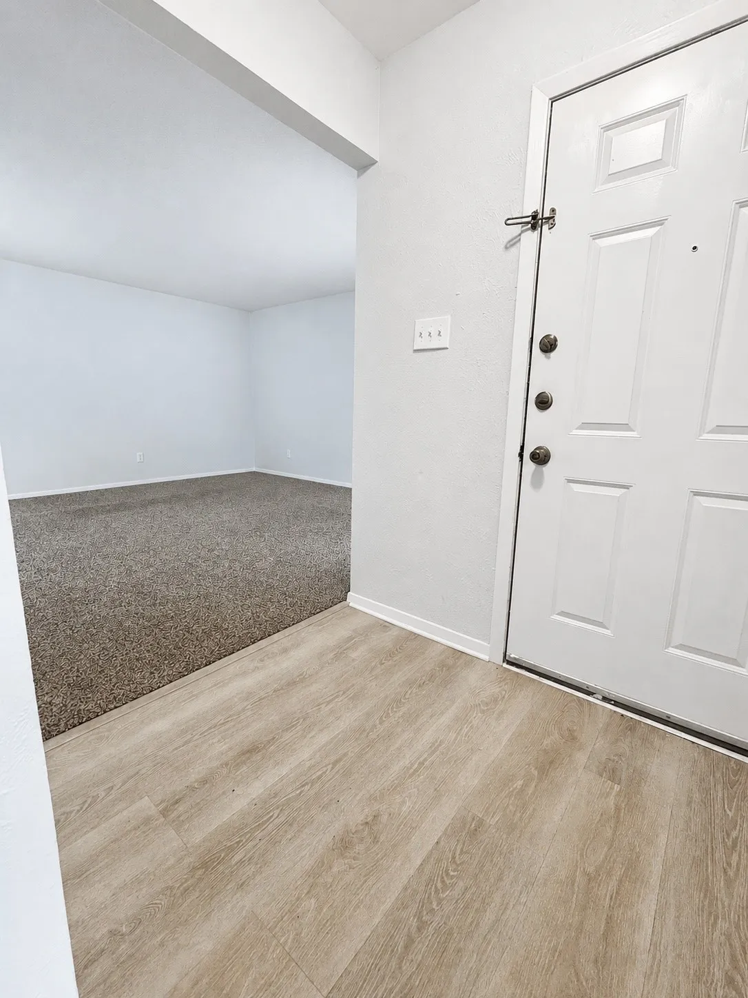 Apartment For Rent in Denton County , 705 Gregg Street 2, Denton, Texas 76201, 2 Bedroom, 2 Bathroom, Garage spaces, 885 Sqft, built in 1980, mls#21304039, Real Estate Agent in Denton, Homes For Rent in Denton county, Homes For Rent in Denton, Realtor in Denton Texas, Real Estate Brokerage Independent Realty Texas, Luminita Cordes Realtor