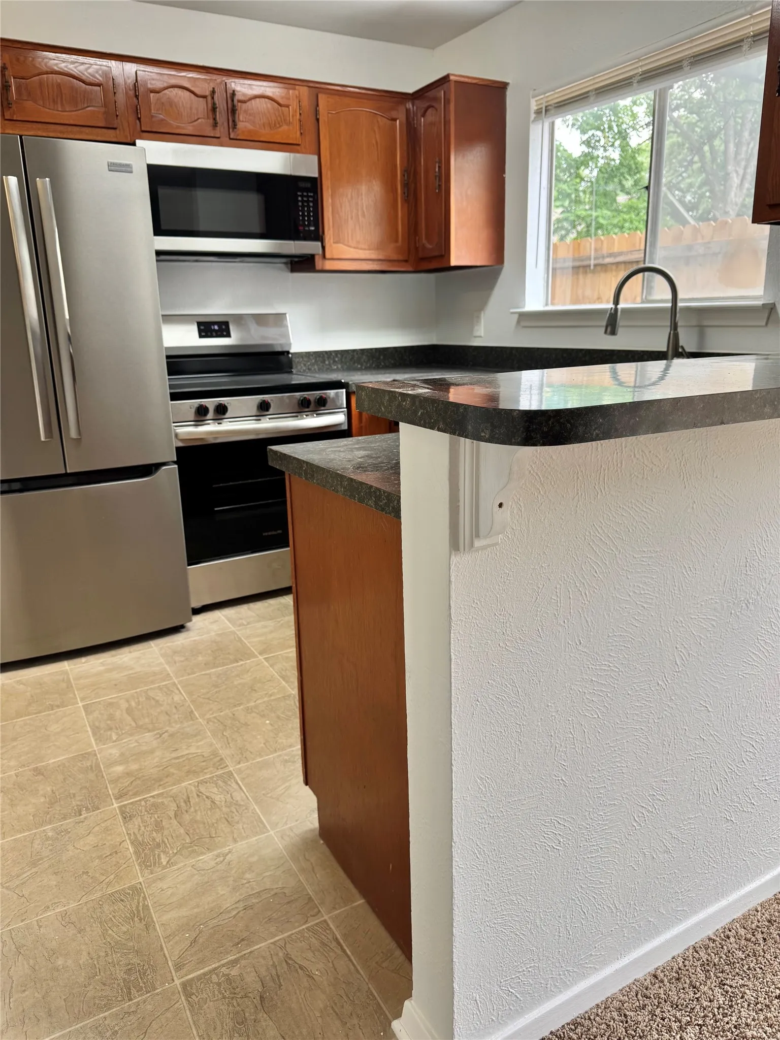 Apartment For Rent in Denton County , 705 Gregg Street 2, Denton, Texas 76201, 2 Bedroom, 2 Bathroom, Garage spaces, 885 Sqft, built in 1980, mls#21304039, Real Estate Agent in Denton, Homes For Rent in Denton county, Homes For Rent in Denton, Realtor in Denton Texas, Real Estate Brokerage Independent Realty Texas, Luminita Cordes Realtor