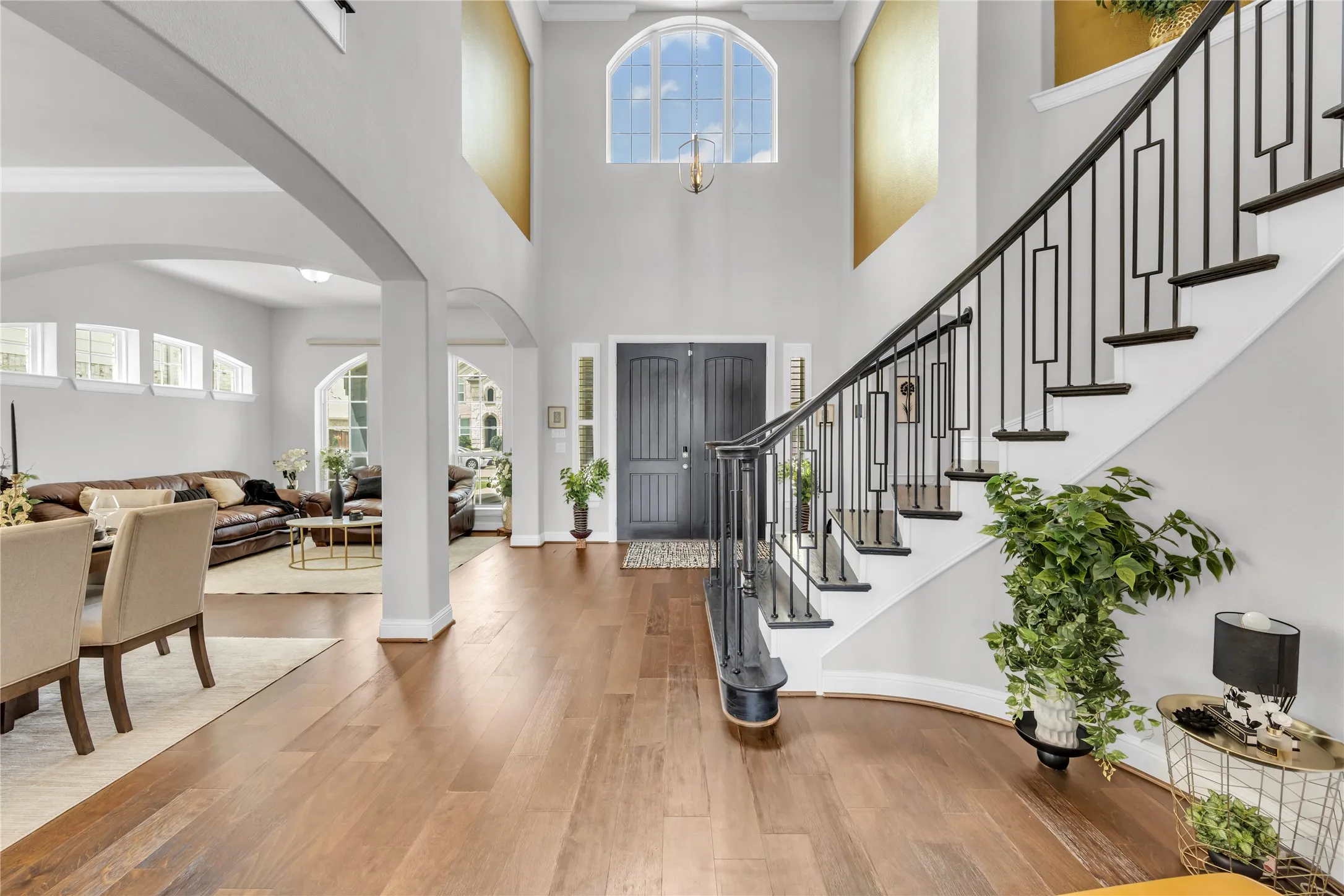 Single Family Residence For Sale in Johnson County , 1112 Maverick Drive, Mansfield, Texas 76063, 5 Bedrooms, 5 Bathrooms, 1 Garage spaces, 5,175 Sqft, built in 2022, Price $969,500, mls#21305557, Real Estate Agent in Mansfield, Homes For Sale in Johnson county, Homes For Sale in Mansfield, Realtor in Mansfield Texas, Real Estate Brokerage Independent Realty Texas, Luminita Cordes Realtor