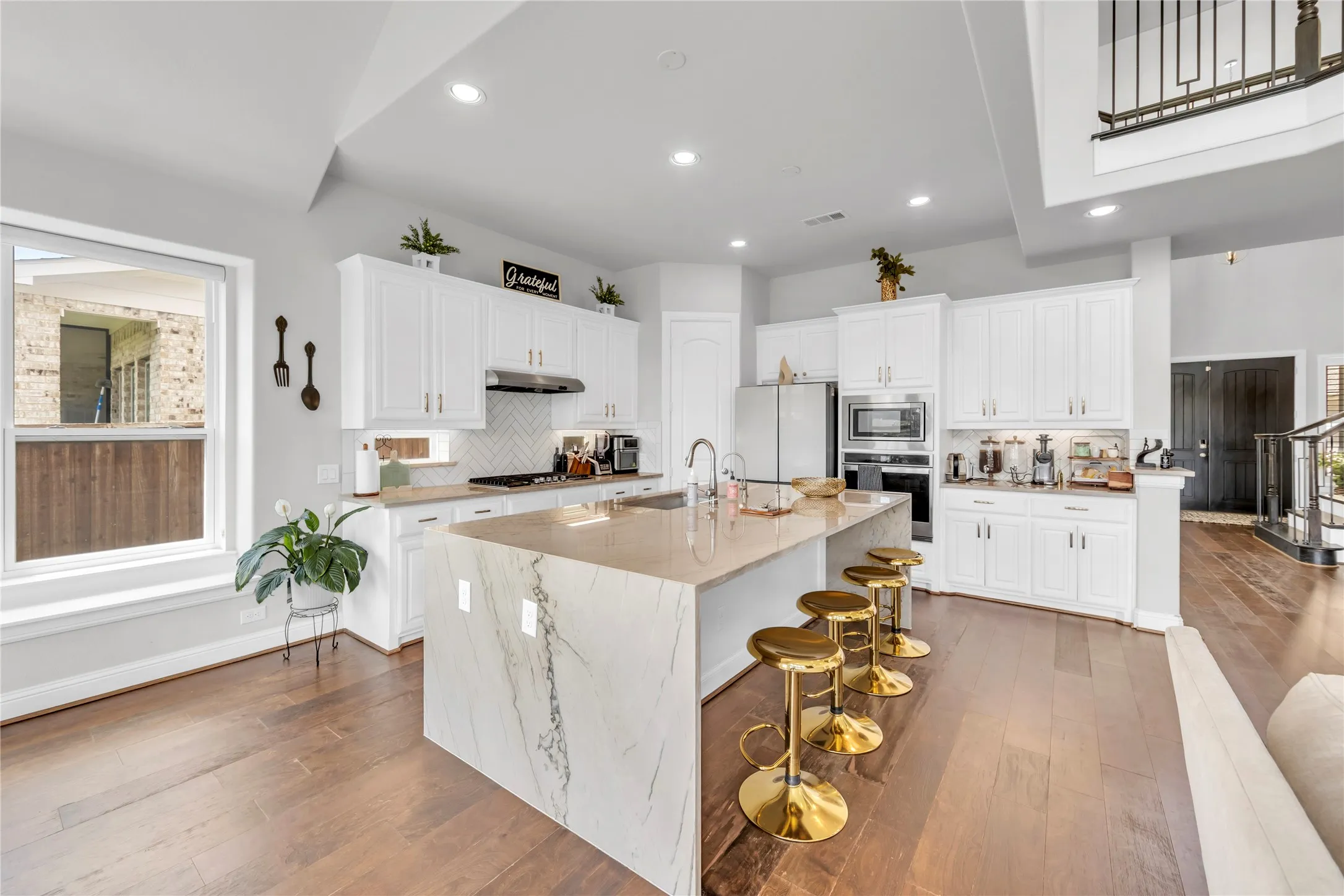 Single Family Residence For Sale in Johnson County , 1112 Maverick Drive, Mansfield, Texas 76063, 5 Bedrooms, 5 Bathrooms, 1 Garage spaces, 5,175 Sqft, built in 2022, Price $969,500, mls#21305557, Real Estate Agent in Mansfield, Homes For Sale in Johnson county, Homes For Sale in Mansfield, Realtor in Mansfield Texas, Real Estate Brokerage Independent Realty Texas, Luminita Cordes Realtor