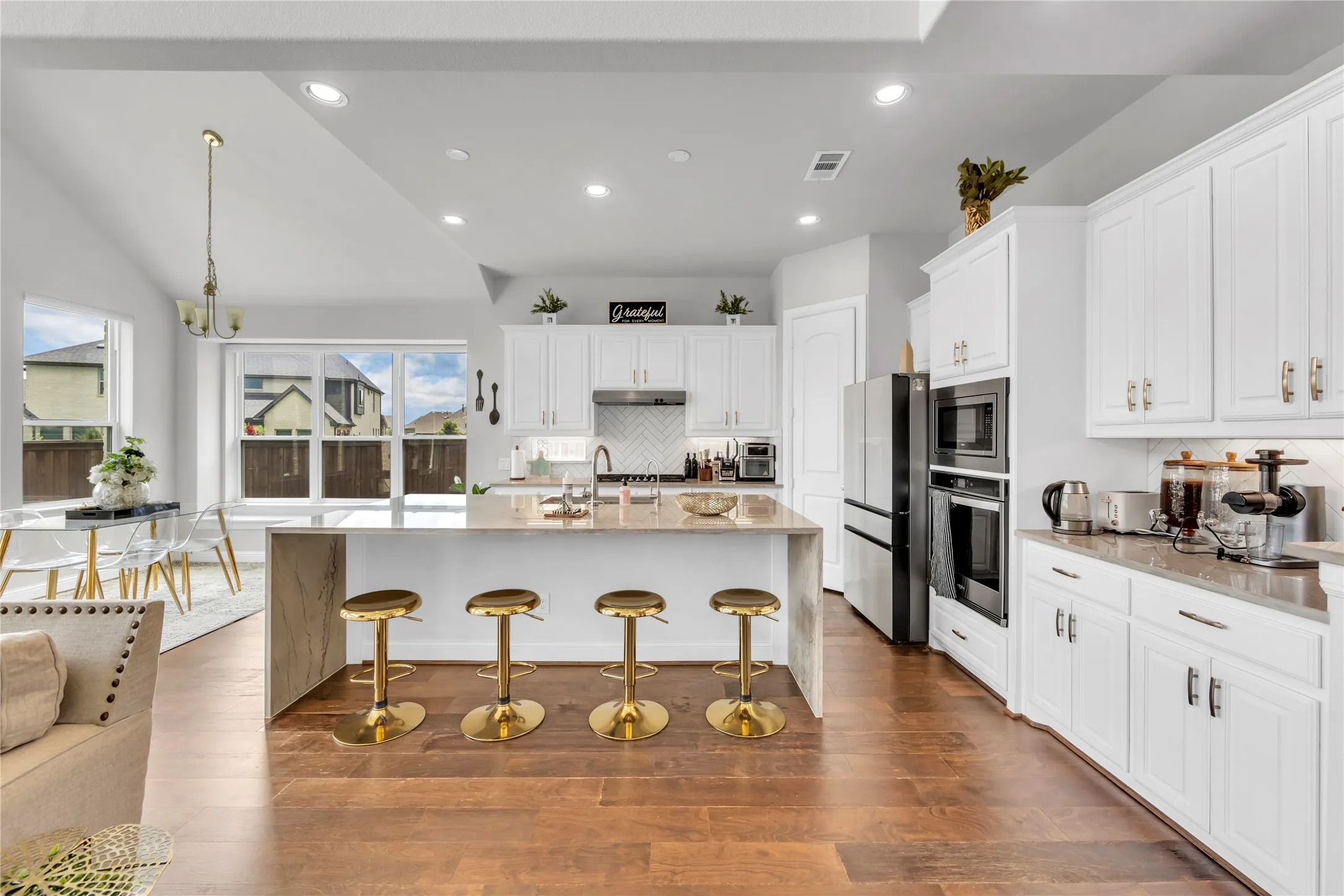 Single Family Residence For Sale in Johnson County , 1112 Maverick Drive, Mansfield, Texas 76063, 5 Bedrooms, 5 Bathrooms, 1 Garage spaces, 5,175 Sqft, built in 2022, Price $969,500, mls#21305557, Real Estate Agent in Mansfield, Homes For Sale in Johnson county, Homes For Sale in Mansfield, Realtor in Mansfield Texas, Real Estate Brokerage Independent Realty Texas, Luminita Cordes Realtor