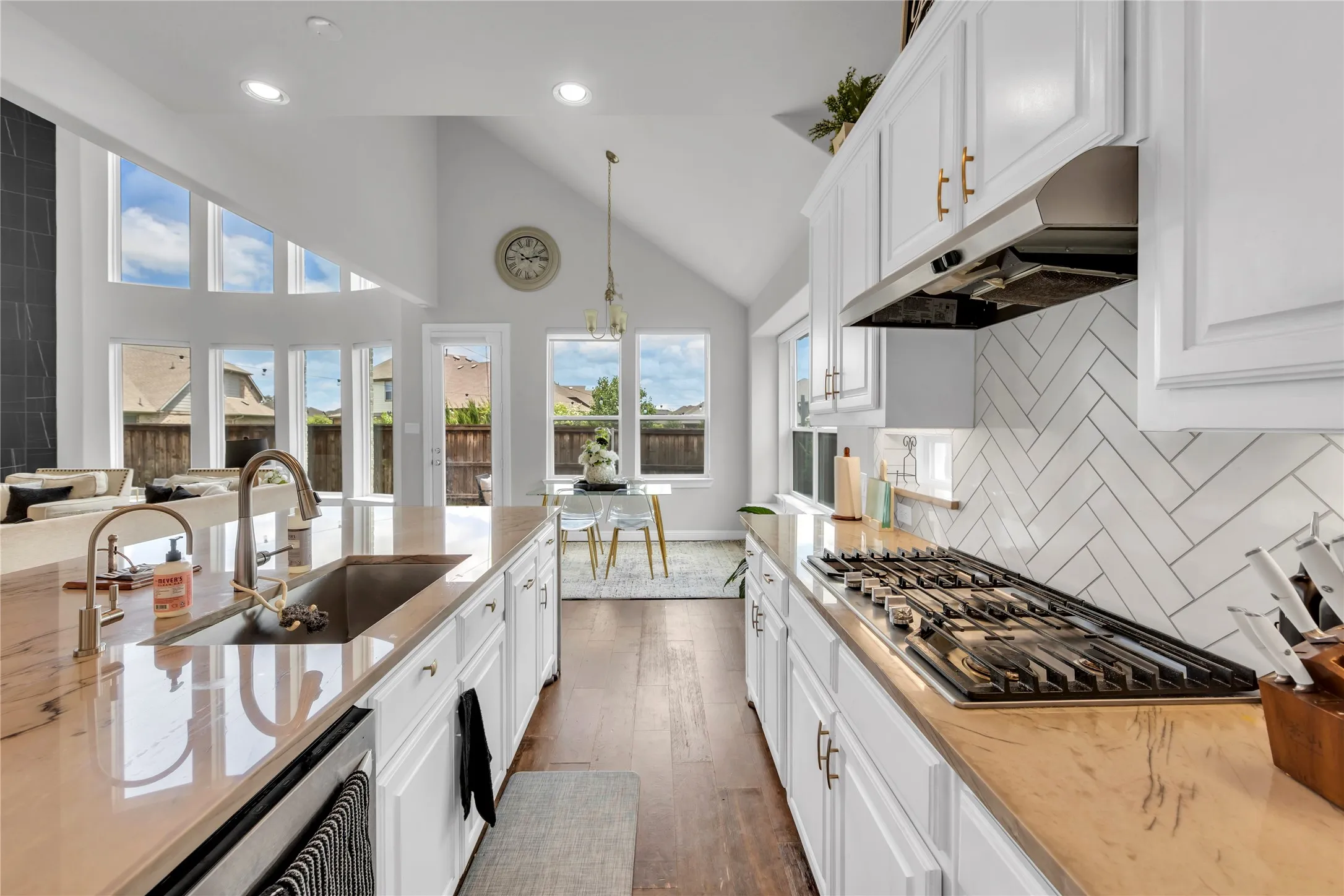 Single Family Residence For Sale in Johnson County , 1112 Maverick Drive, Mansfield, Texas 76063, 5 Bedrooms, 5 Bathrooms, 1 Garage spaces, 5,175 Sqft, built in 2022, Price $969,500, mls#21305557, Real Estate Agent in Mansfield, Homes For Sale in Johnson county, Homes For Sale in Mansfield, Realtor in Mansfield Texas, Real Estate Brokerage Independent Realty Texas, Luminita Cordes Realtor