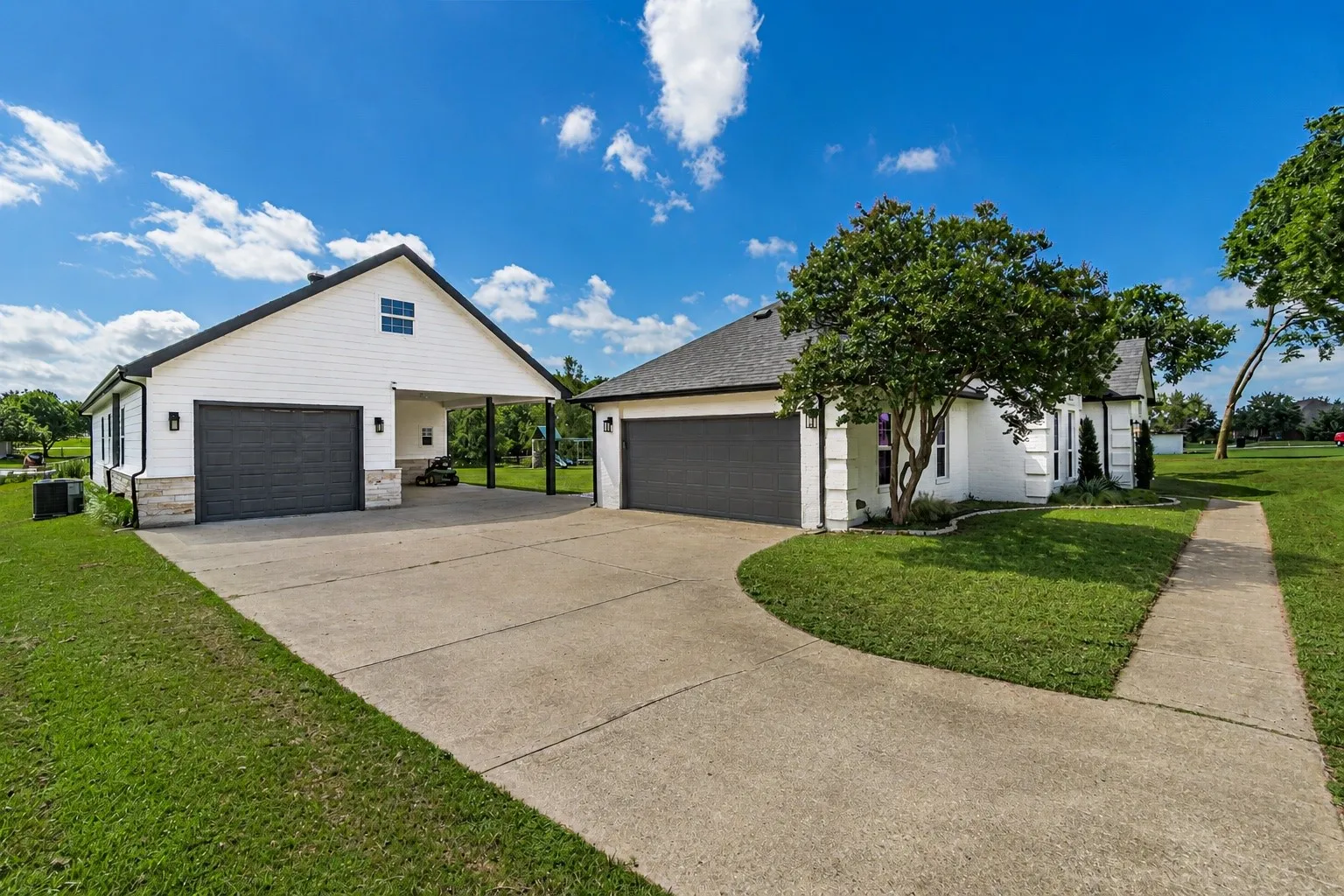 Single Family Residence For Sale in Collin County , 4038 Heritage Trail, Celina, Texas 75009, 6 Bedrooms, 4 Bathrooms, 3 Garage spaces, 4,296 Sqft, built in 1997, Price $1,350,000, mls#21307040, Real Estate Agent in Celina, Homes For Sale in Collin county, Homes For Sale in Celina, Realtor in Celina Texas, Real Estate Brokerage Independent Realty Texas, Luminita Cordes Realtor