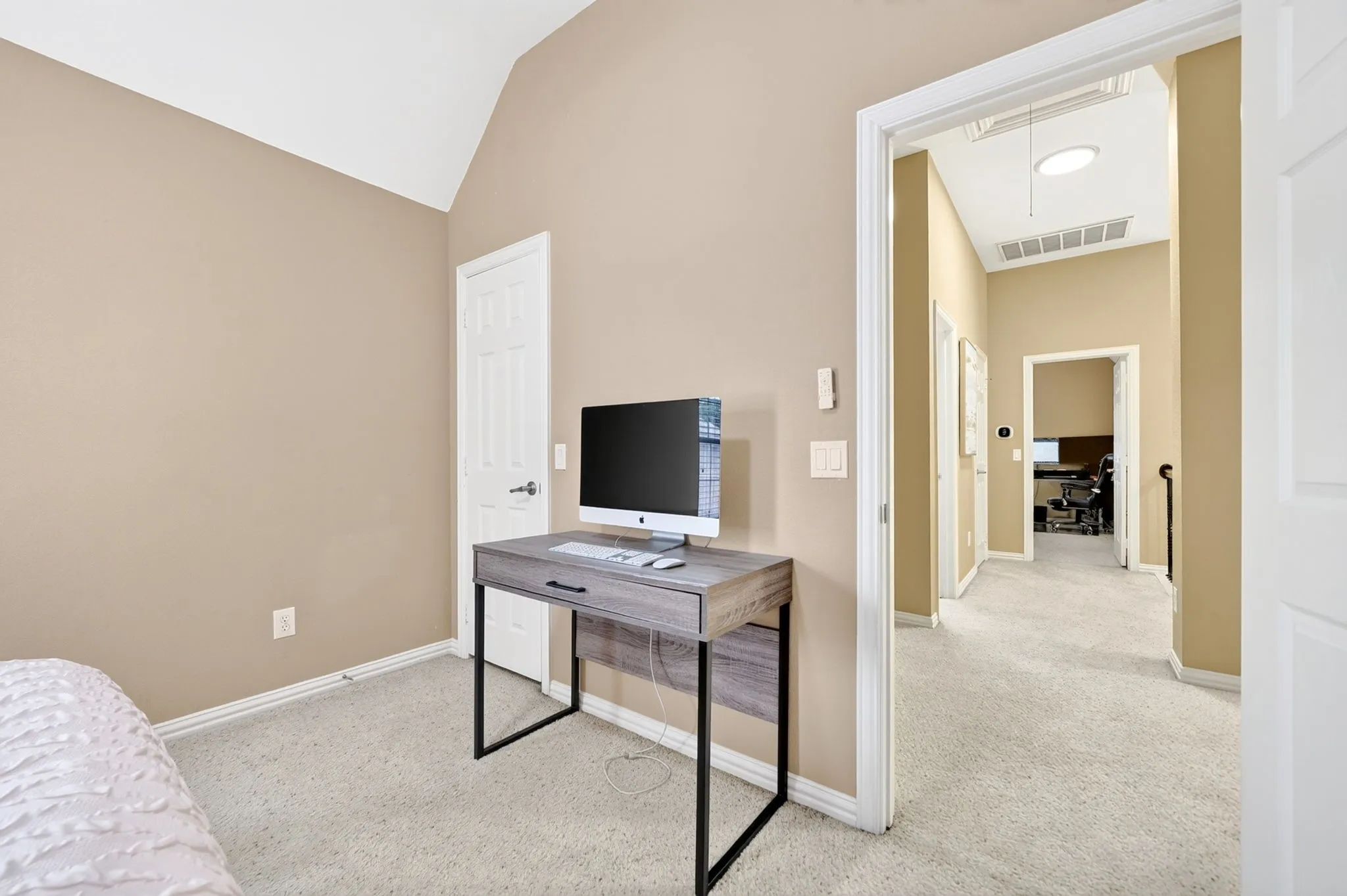 Single Family Residence For Sale in Denton County , 2227 Fox crossing Lane, Frisco, Texas 75036, 3 Bedroom, 3 Bathroom, 2 Garage spaces, 2,688 Sqft, built in 2003, mls#21305853, Real Estate Agent in Frisco, Homes For Sale in Denton county, Homes For Sale in Frisco, Realtor in Frisco Texas, Real Estate Brokerage Independent Realty Texas, Luminita Cordes Realtor
