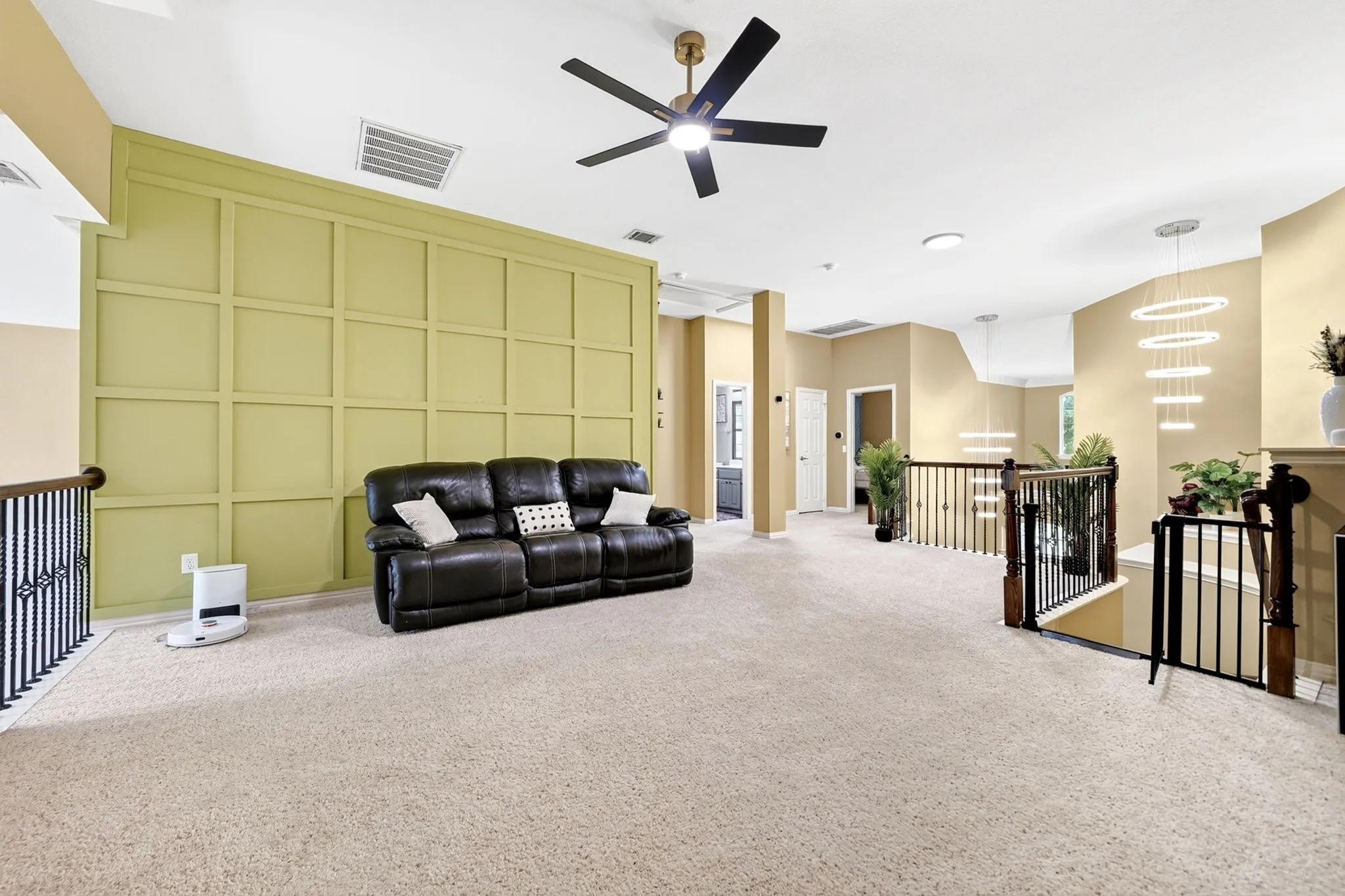 Single Family Residence For Sale in Denton County , 2227 Fox crossing Lane, Frisco, Texas 75036, 3 Bedroom, 3 Bathroom, 2 Garage spaces, 2,688 Sqft, built in 2003, mls#21305853, Real Estate Agent in Frisco, Homes For Sale in Denton county, Homes For Sale in Frisco, Realtor in Frisco Texas, Real Estate Brokerage Independent Realty Texas, Luminita Cordes Realtor