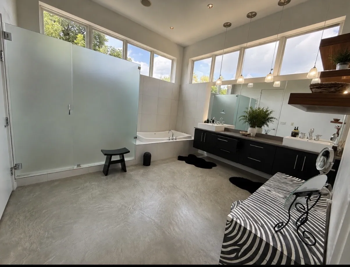 Single Family Residence For Rent in Dallas County , 13023 COPENHILL Road, Dallas, Texas 75240, 3 Bedroom, 4 Bathroom, 8 Garage spaces, 4,168 Sqft, built in 2009, mls#21307054, Real Estate Agent in Dallas, Homes For Rent in Dallas county, Homes For Rent in Dallas, Realtor in Dallas Texas, Real Estate Brokerage Independent Realty Texas, Luminita Cordes Realtor