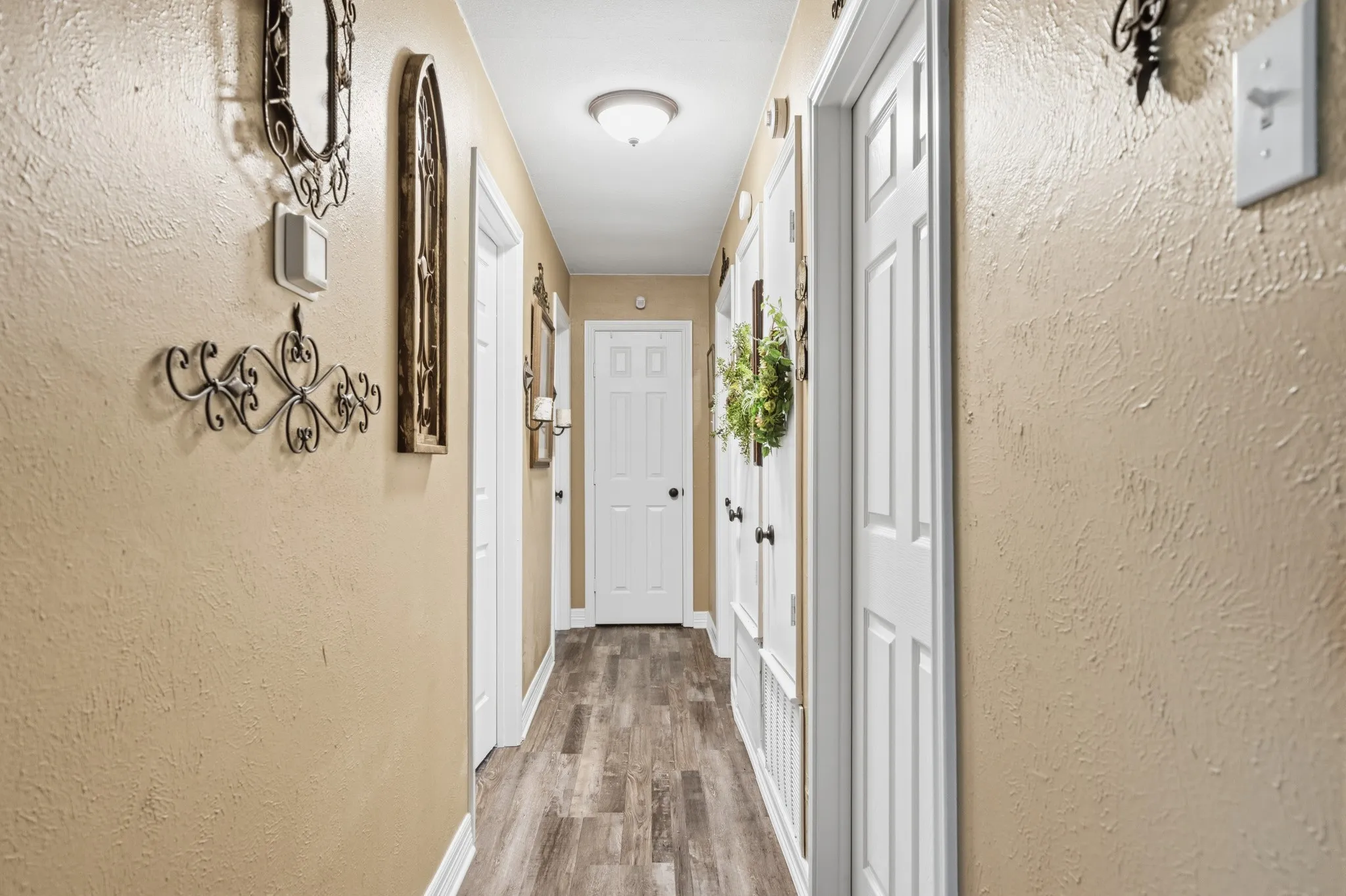 Single Family Residence For Sale in Mc Lennan County , 9509 Stony Point Drive, Woodway, Texas 76712, 3 Bedroom, 2 Bathroom, 2 Garage spaces, 1,571 Sqft, built in 1971, mls#21301476, Real Estate Agent in Woodway, Homes For Sale in Mc Lennan county, Homes For Sale in Woodway, Realtor in Woodway Texas, Real Estate Brokerage Independent Realty Texas, Luminita Cordes Realtor