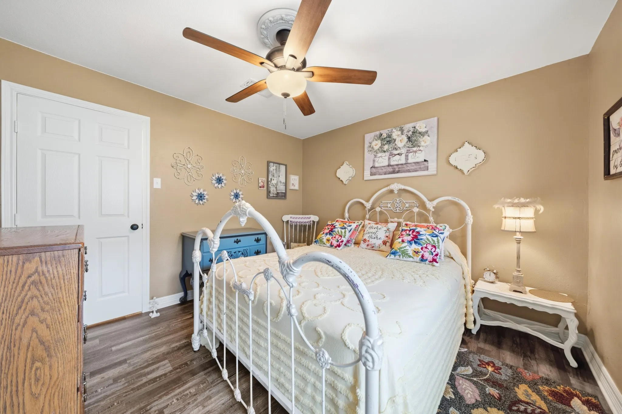 Single Family Residence For Sale in Mc Lennan County , 9509 Stony Point Drive, Woodway, Texas 76712, 3 Bedroom, 2 Bathroom, 2 Garage spaces, 1,571 Sqft, built in 1971, mls#21301476, Real Estate Agent in Woodway, Homes For Sale in Mc Lennan county, Homes For Sale in Woodway, Realtor in Woodway Texas, Real Estate Brokerage Independent Realty Texas, Luminita Cordes Realtor