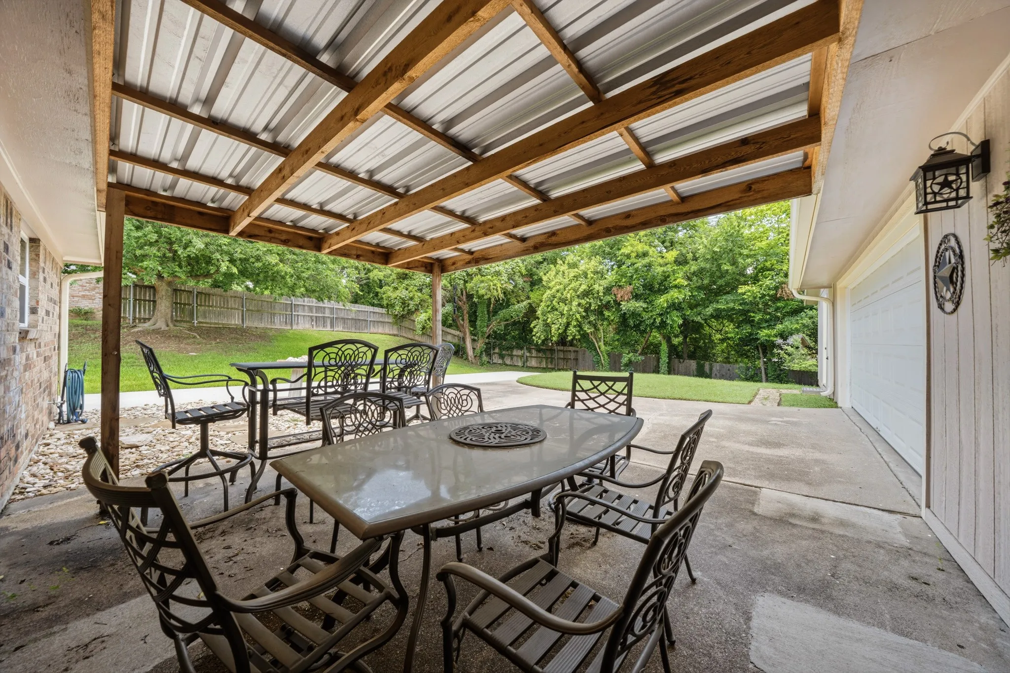 Single Family Residence For Sale in Mc Lennan County , 9509 Stony Point Drive, Woodway, Texas 76712, 3 Bedroom, 2 Bathroom, 2 Garage spaces, 1,571 Sqft, built in 1971, mls#21301476, Real Estate Agent in Woodway, Homes For Sale in Mc Lennan county, Homes For Sale in Woodway, Realtor in Woodway Texas, Real Estate Brokerage Independent Realty Texas, Luminita Cordes Realtor