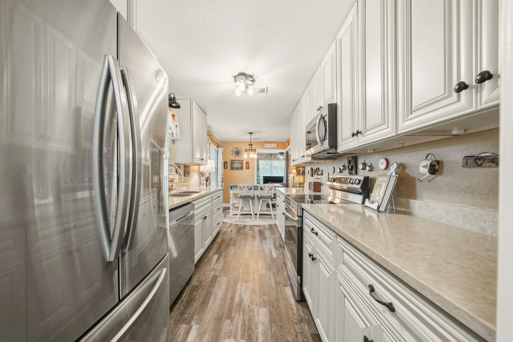 Single Family Residence For Sale in Mc Lennan County , 9509 Stony Point Drive, Woodway, Texas 76712, 3 Bedroom, 2 Bathroom, 2 Garage spaces, 1,571 Sqft, built in 1971, mls#21301476, Real Estate Agent in Woodway, Homes For Sale in Mc Lennan county, Homes For Sale in Woodway, Realtor in Woodway Texas, Real Estate Brokerage Independent Realty Texas, Luminita Cordes Realtor