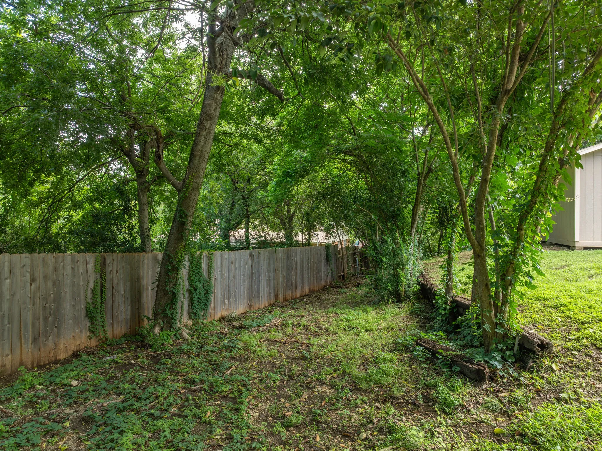 Single Family Residence For Sale in Mc Lennan County , 9509 Stony Point Drive, Woodway, Texas 76712, 3 Bedroom, 2 Bathroom, 2 Garage spaces, 1,571 Sqft, built in 1971, mls#21301476, Real Estate Agent in Woodway, Homes For Sale in Mc Lennan county, Homes For Sale in Woodway, Realtor in Woodway Texas, Real Estate Brokerage Independent Realty Texas, Luminita Cordes Realtor