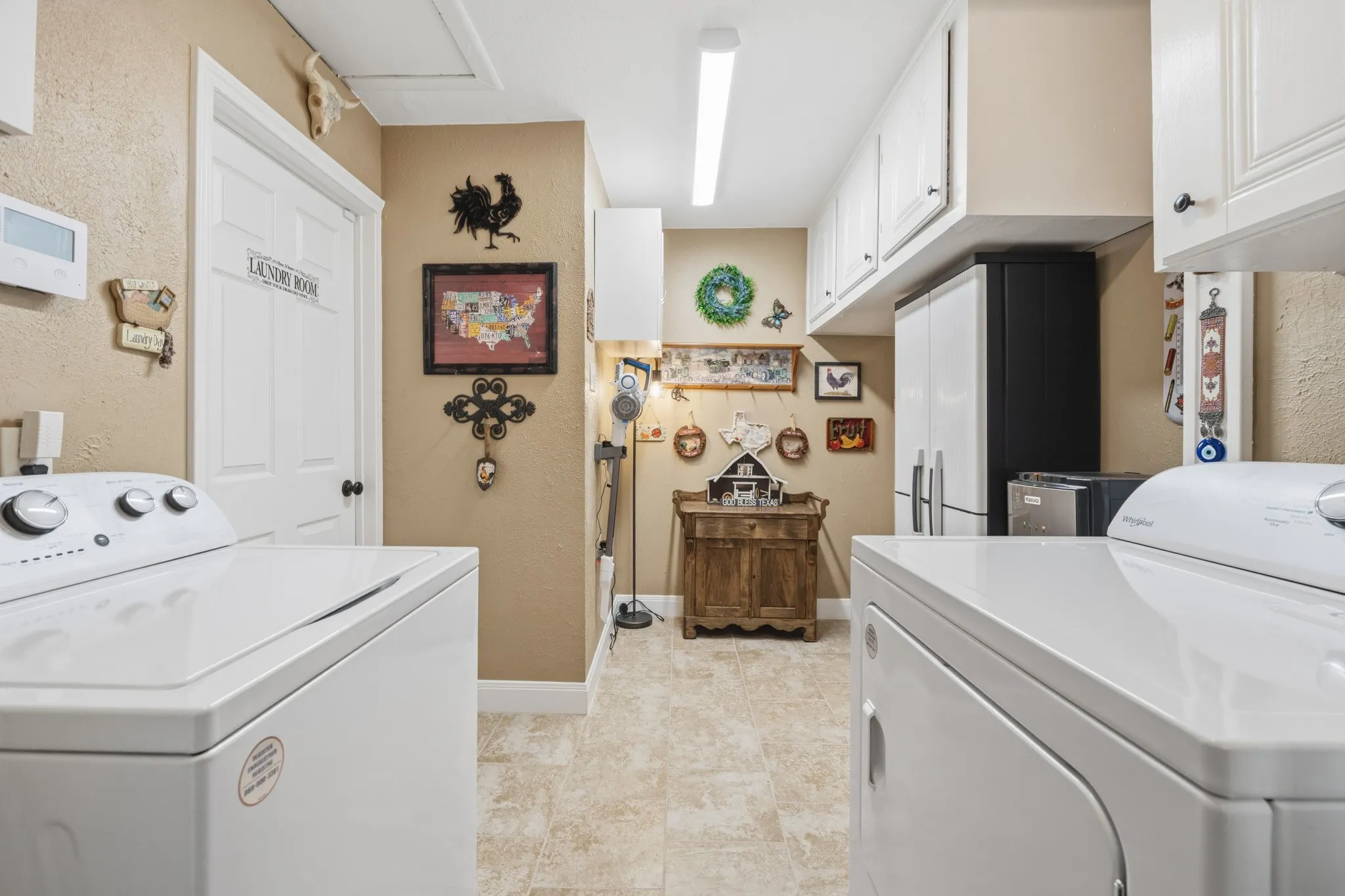 Single Family Residence For Sale in Mc Lennan County , 9509 Stony Point Drive, Woodway, Texas 76712, 3 Bedroom, 2 Bathroom, 2 Garage spaces, 1,571 Sqft, built in 1971, mls#21301476, Real Estate Agent in Woodway, Homes For Sale in Mc Lennan county, Homes For Sale in Woodway, Realtor in Woodway Texas, Real Estate Brokerage Independent Realty Texas, Luminita Cordes Realtor