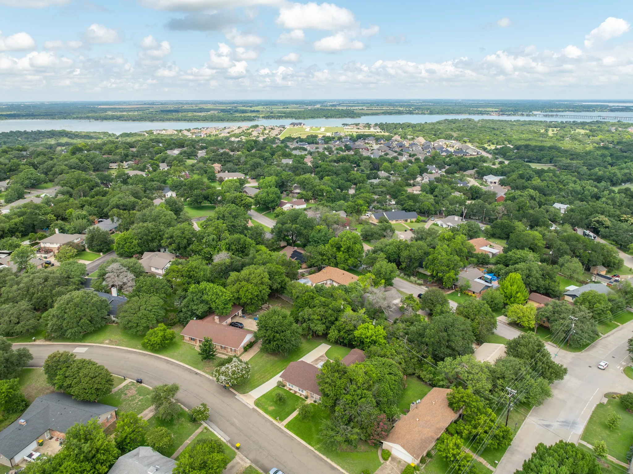 Single Family Residence For Sale in Mc Lennan County , 9509 Stony Point Drive, Woodway, Texas 76712, 3 Bedroom, 2 Bathroom, 2 Garage spaces, 1,571 Sqft, built in 1971, mls#21301476, Real Estate Agent in Woodway, Homes For Sale in Mc Lennan county, Homes For Sale in Woodway, Realtor in Woodway Texas, Real Estate Brokerage Independent Realty Texas, Luminita Cordes Realtor