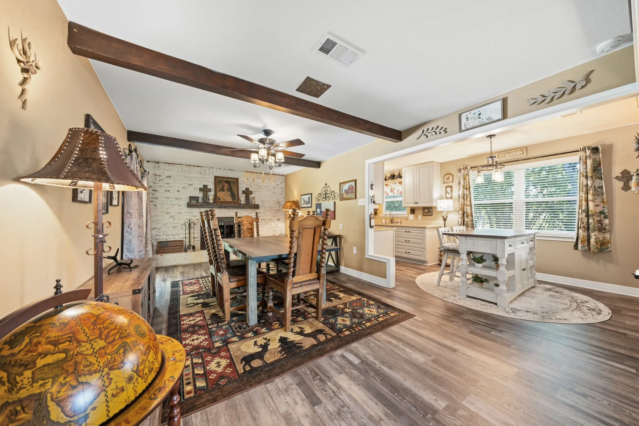 Single Family Residence For Sale in Mc Lennan County , 9509 Stony Point Drive, Woodway, Texas 76712, 3 Bedroom, 2 Bathroom, 2 Garage spaces, 1,571 Sqft, built in 1971, mls#21301476, Real Estate Agent in Woodway, Homes For Sale in Mc Lennan county, Homes For Sale in Woodway, Realtor in Woodway Texas, Real Estate Brokerage Independent Realty Texas, Luminita Cordes Realtor